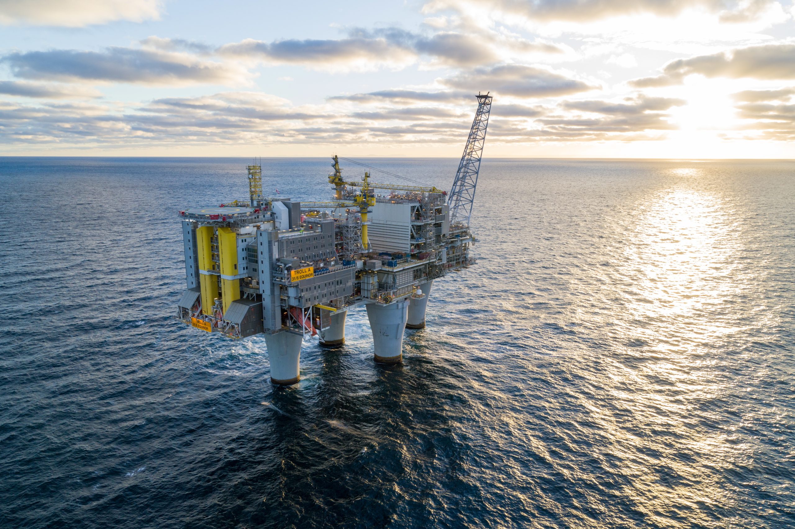 Retomada produção de petróleo e gás na Noruega, depois de forçado fim de greve