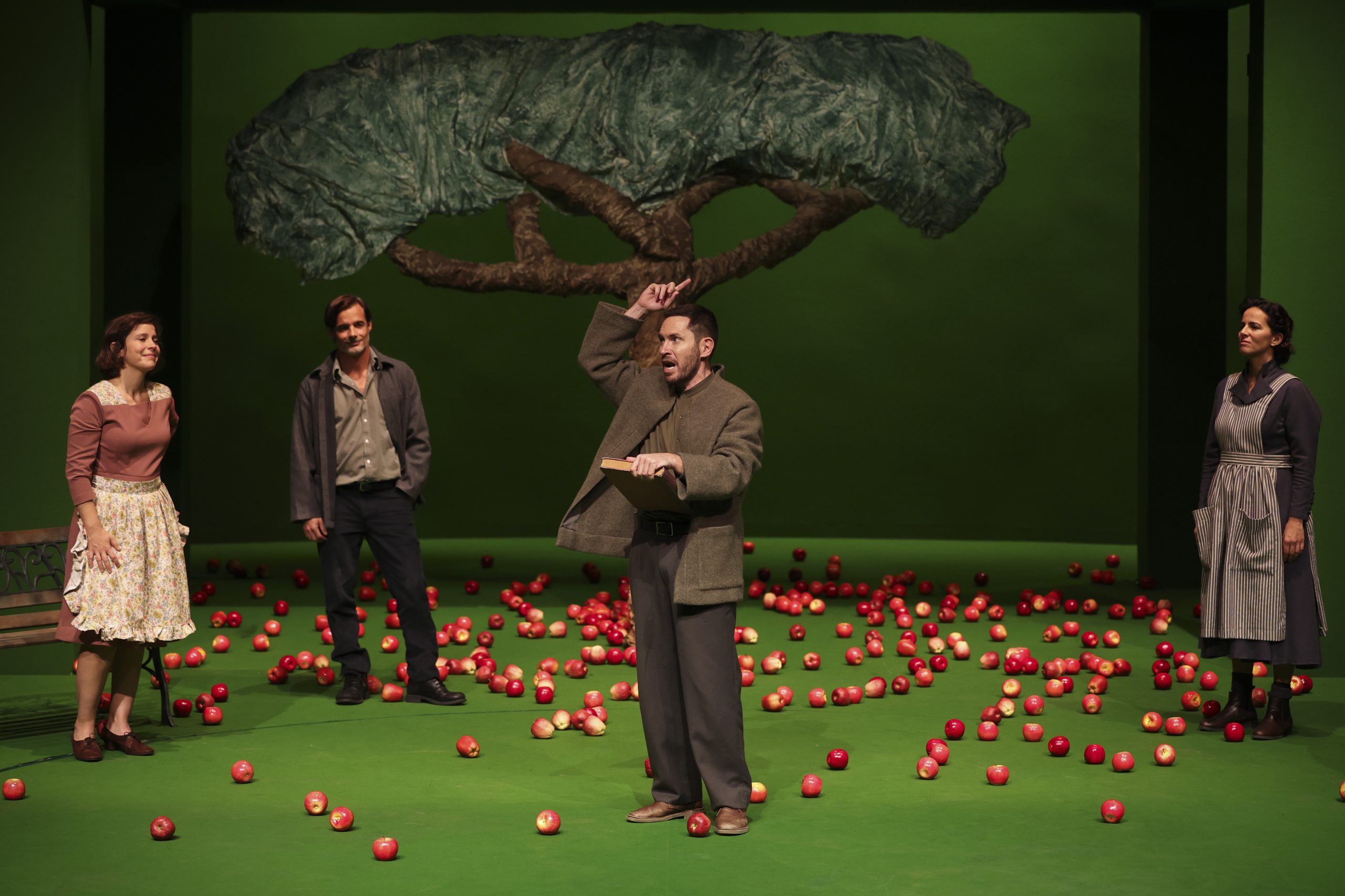 Peter Handke e “Tempestade ainda” da ocupação nazi estreia-se no Teatro Aberto