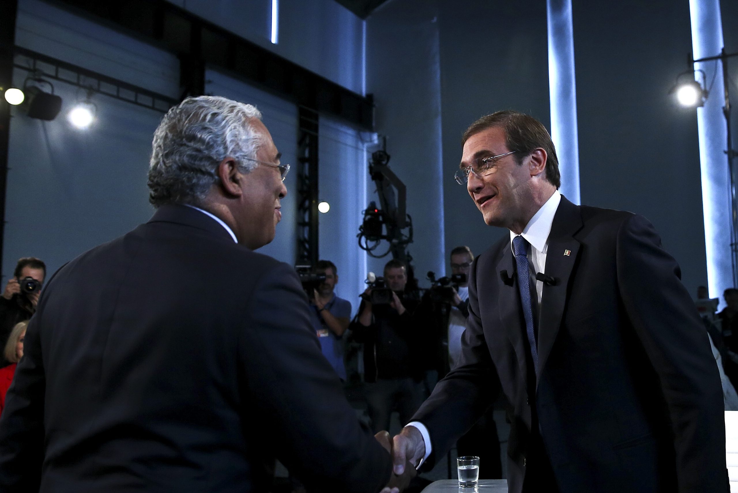 OE2017: Governo convida PSD a viabilizar recapitalização da CGD