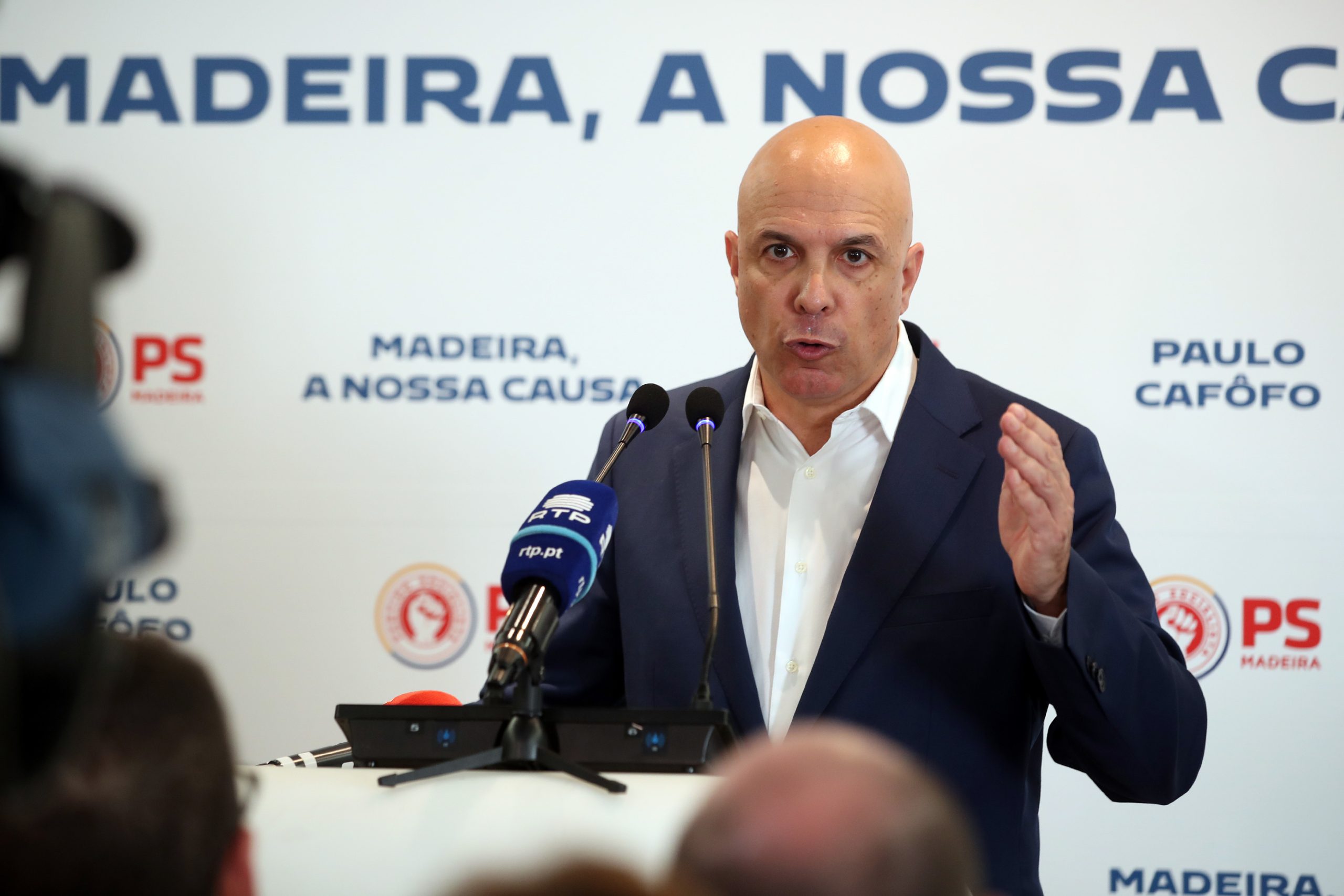 Paulo Cafôfo desafia Marcelo a convocar eleições regionais antecipadas “imediatamente”