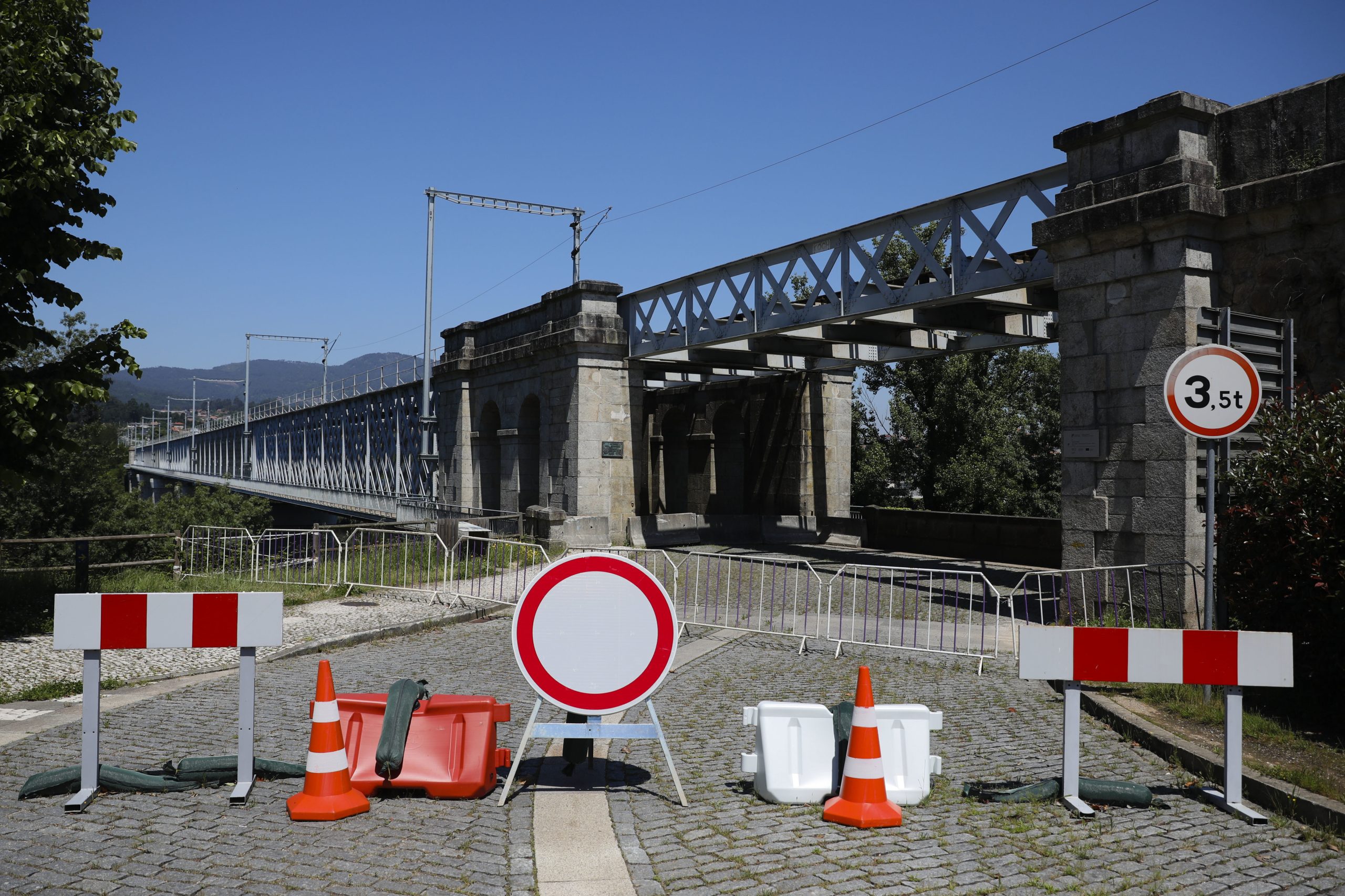 Covid-19. Galiza permanece isolada até final de janeiro