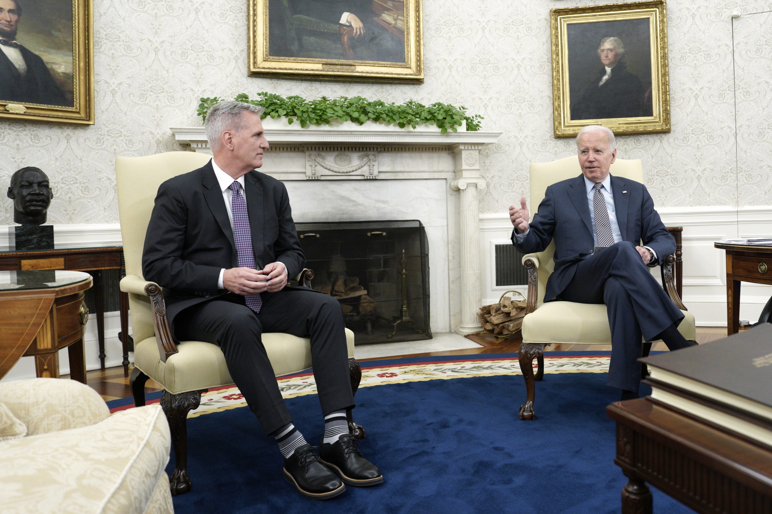 Biden e McCarthy sem acordo sobre teto da dívida dos EUA