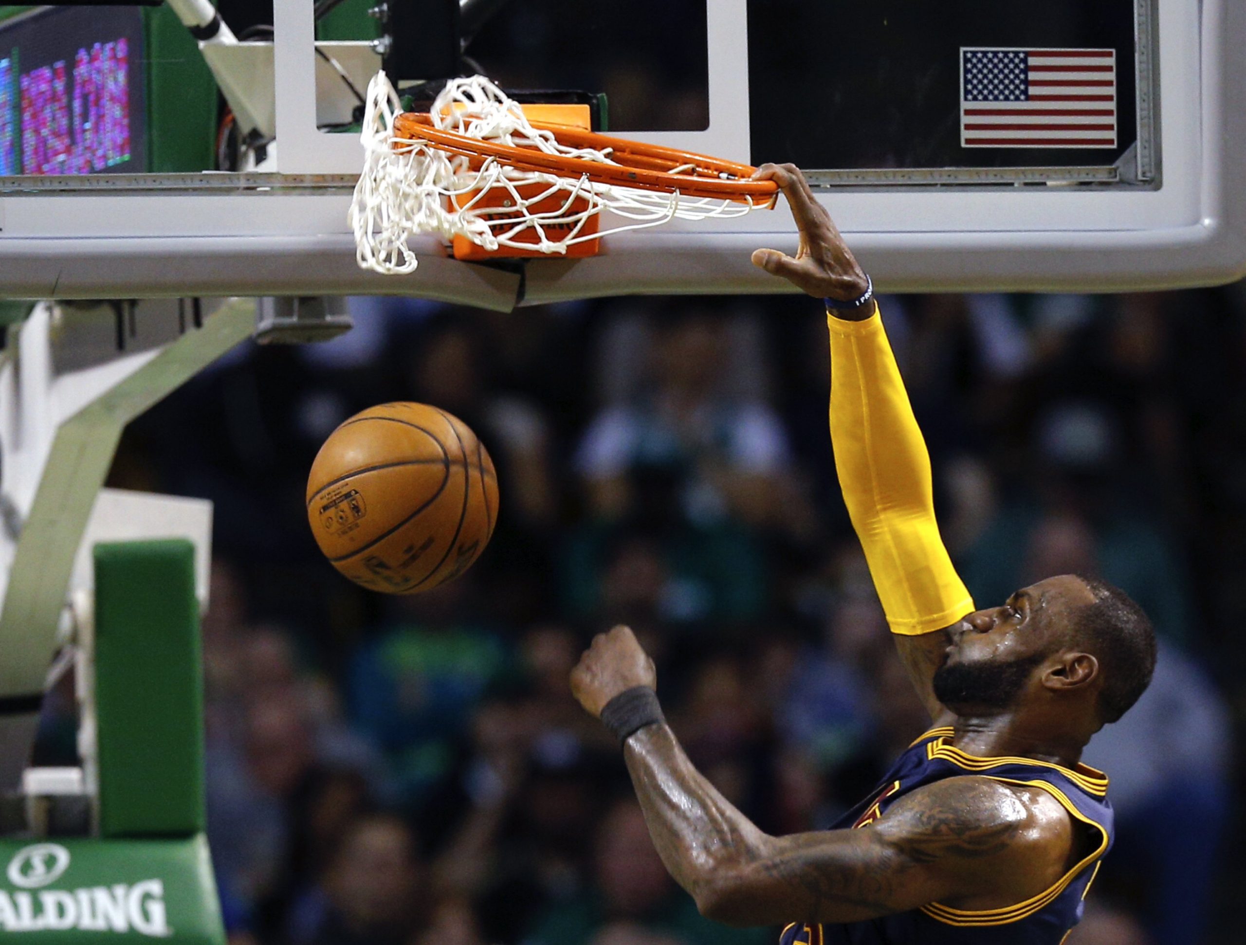 Cavaliers reservam lugar na final na noite em que LeBron James ultrapassa Jordan