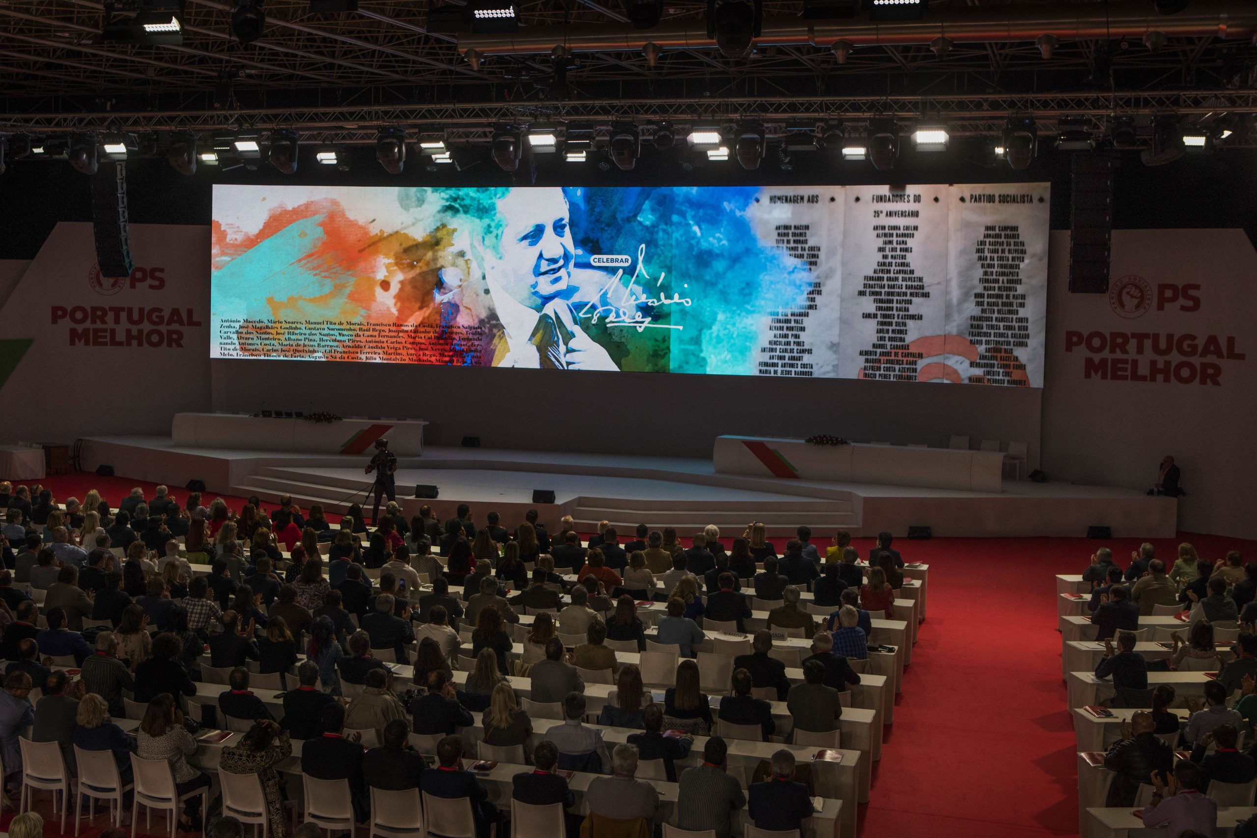 PS/Congresso: Uma homenagem emotiva e musical a Mário Soares