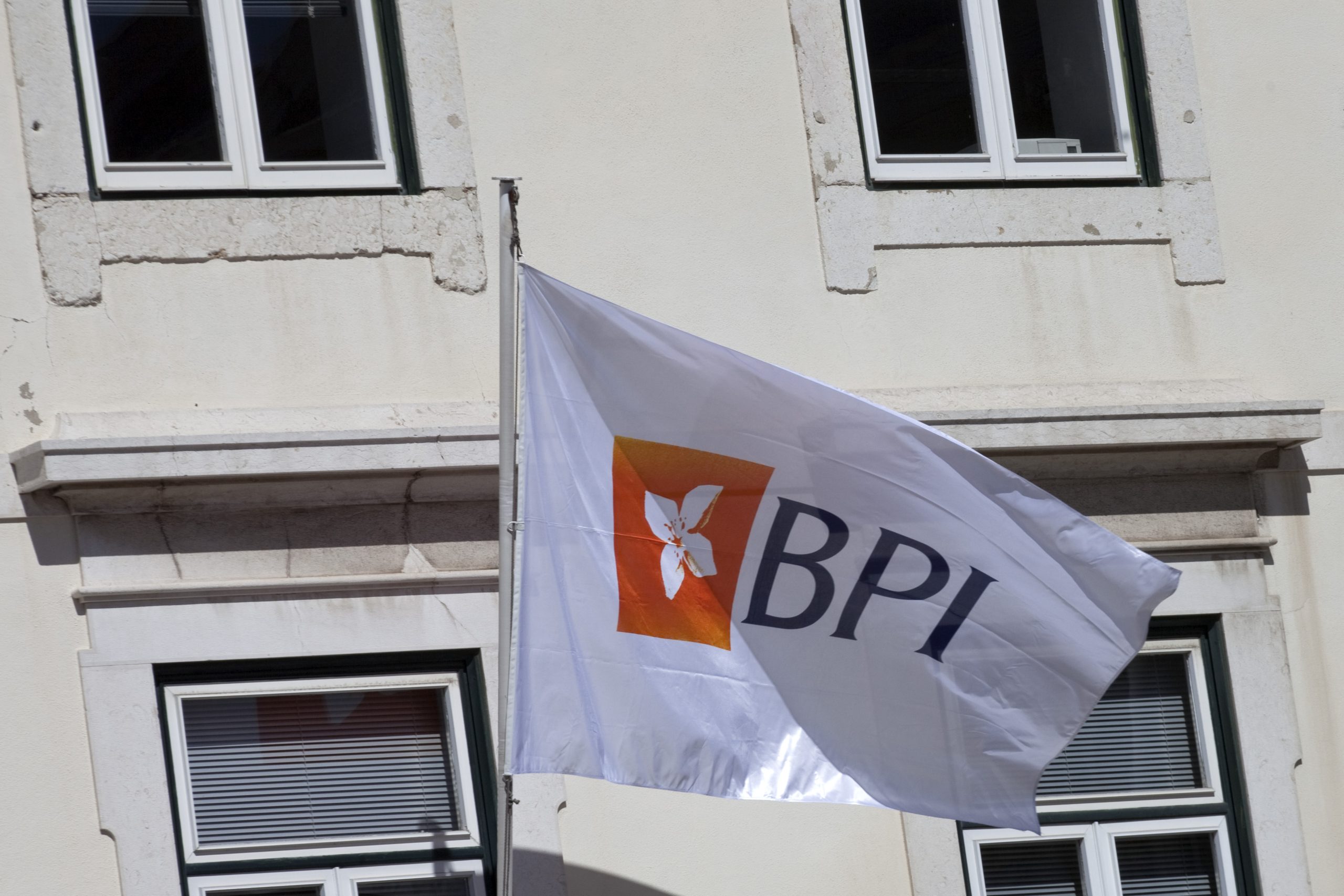Assembleia-geral do BPI sobre venda do BFA foi suspensa