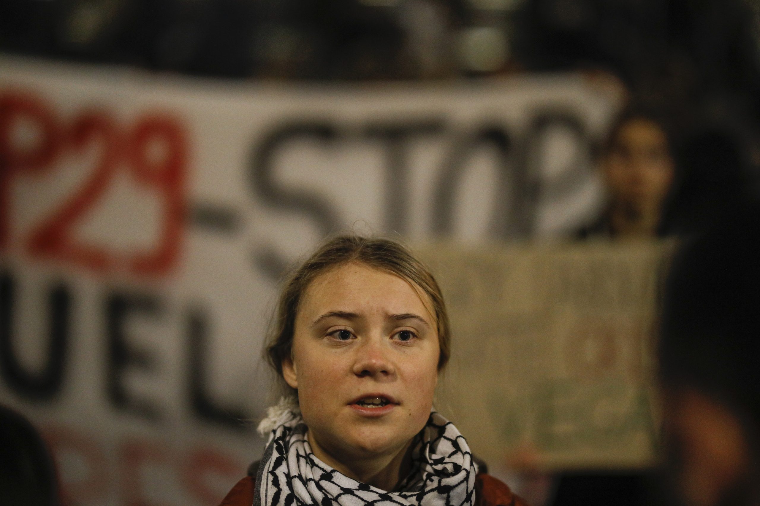 Israel diz que Greta Thunberg vai partir num voo para França