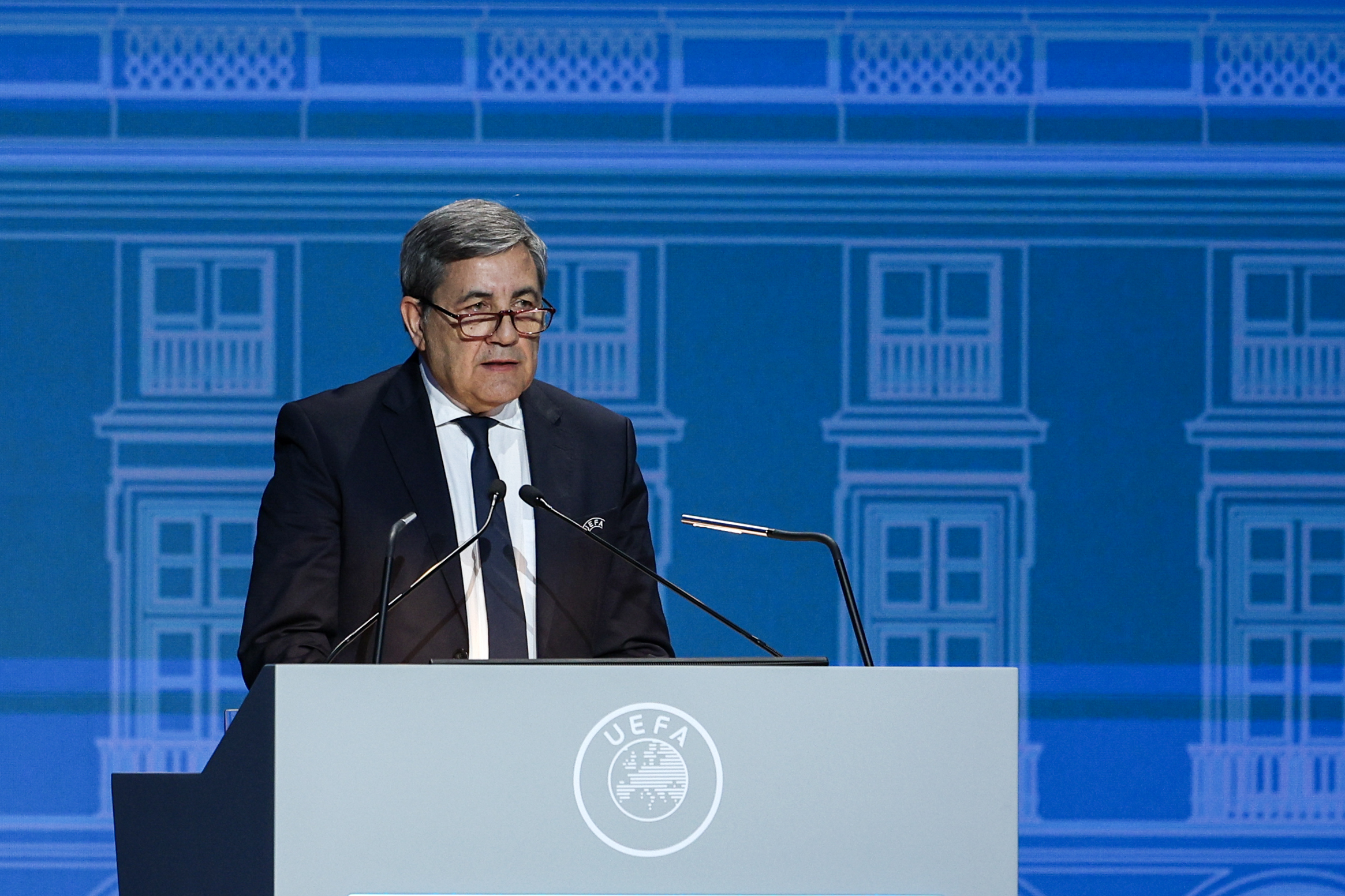 Fernando Gomes eleito para o Conselho da FIFA por aclamação