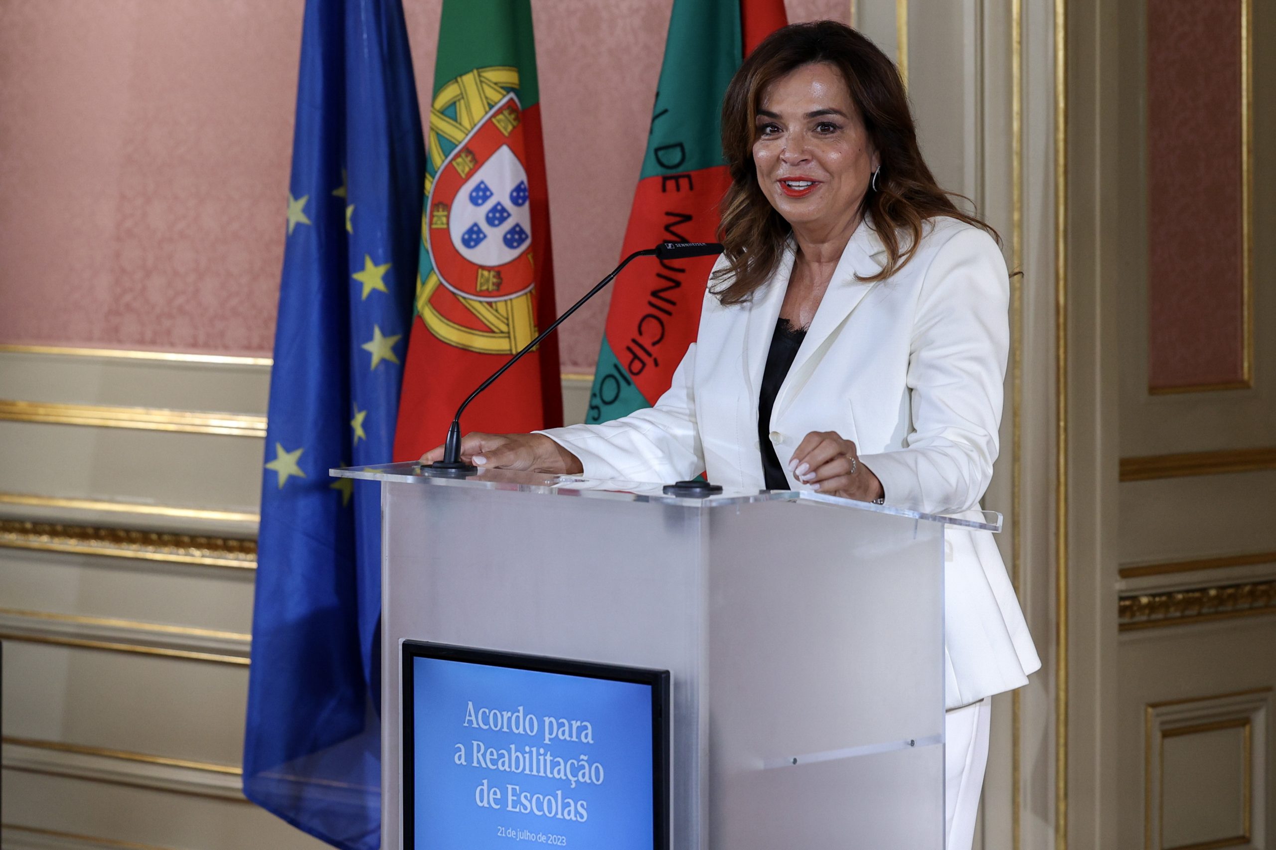 Associação de Municípios classifica investimento na reabilitação de escolas como “inédito”
