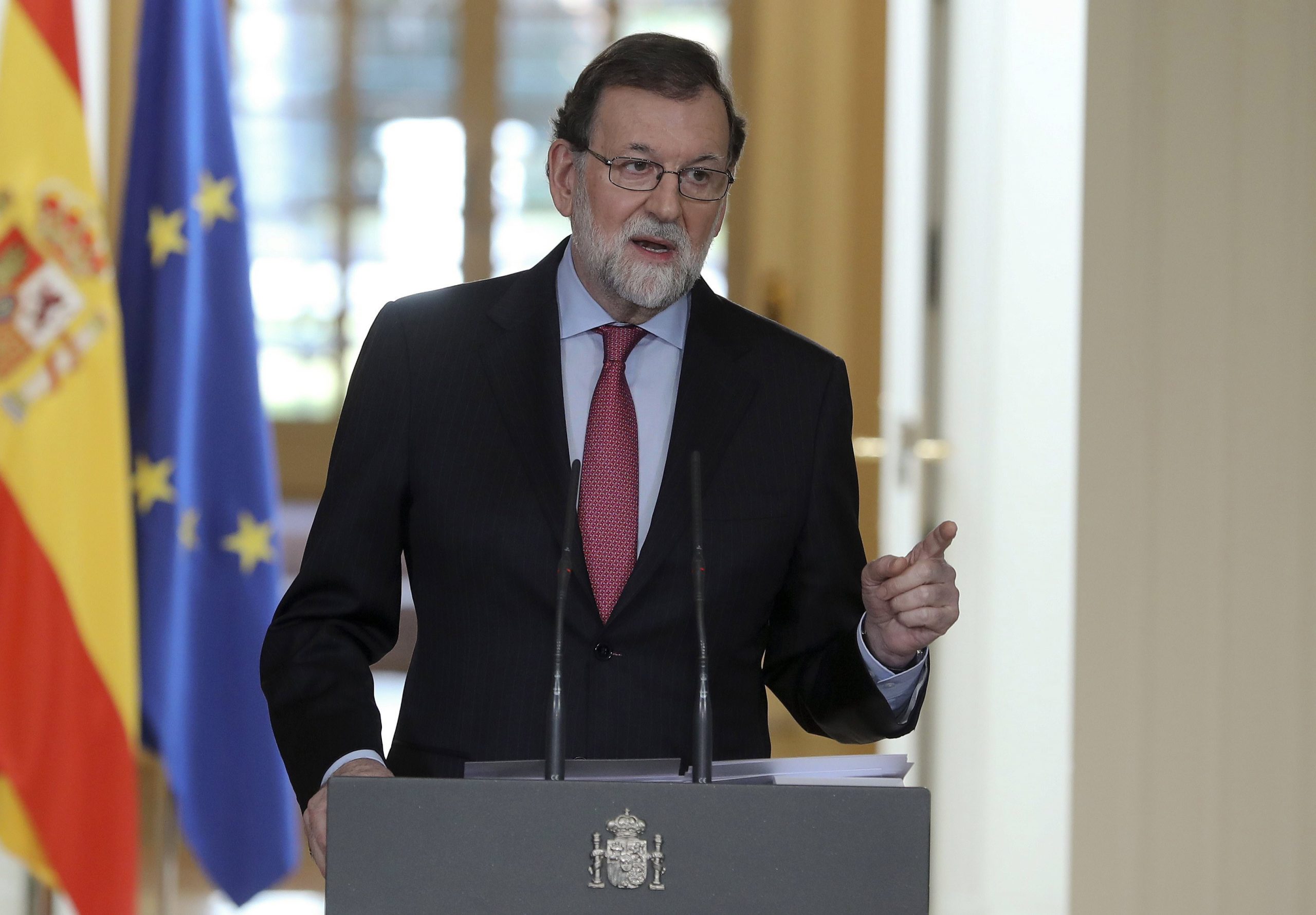É tão “absurdo” Puigdemont querer governar a partir da Bélgica, como Rajoy a partir de Lisboa