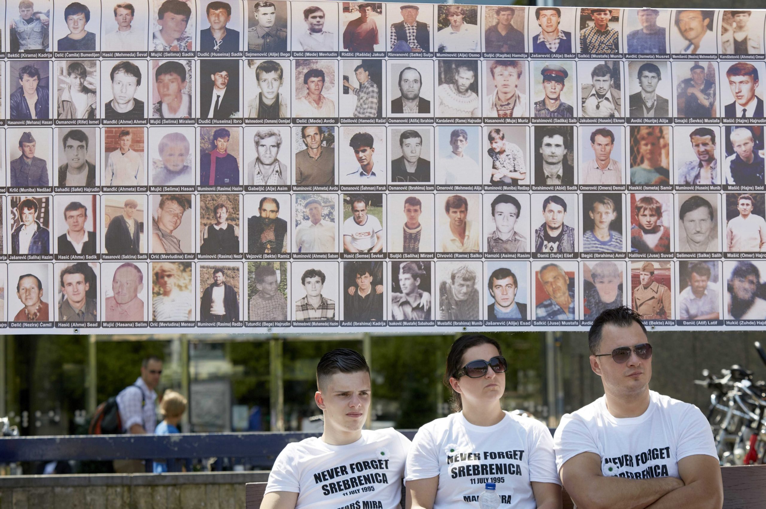 Massacre de Srebrenica: Governo holandês responsabilizado pela morte de 300 bósnios muçulmanos