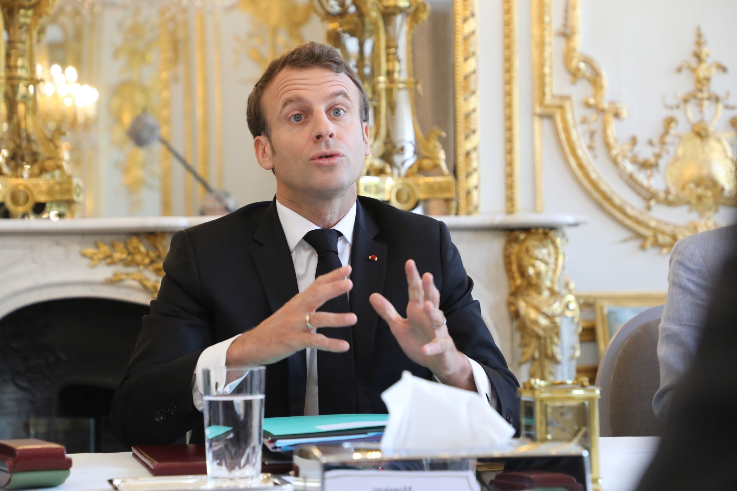 Presidente francês pede aos britânicos rápida clarificação sobre a saída da União Europeia