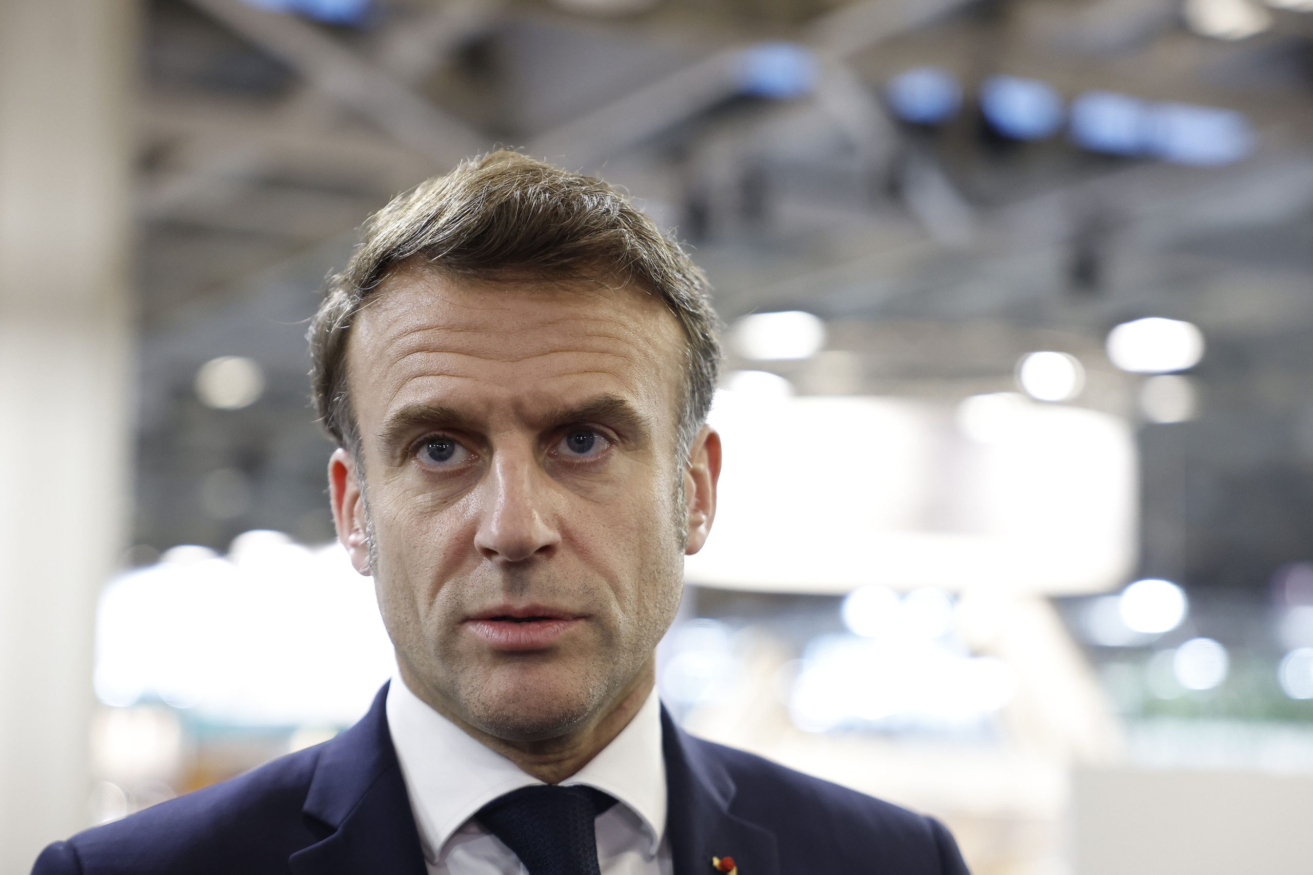 Macron nos EUA para apresentar “propostas de paz”