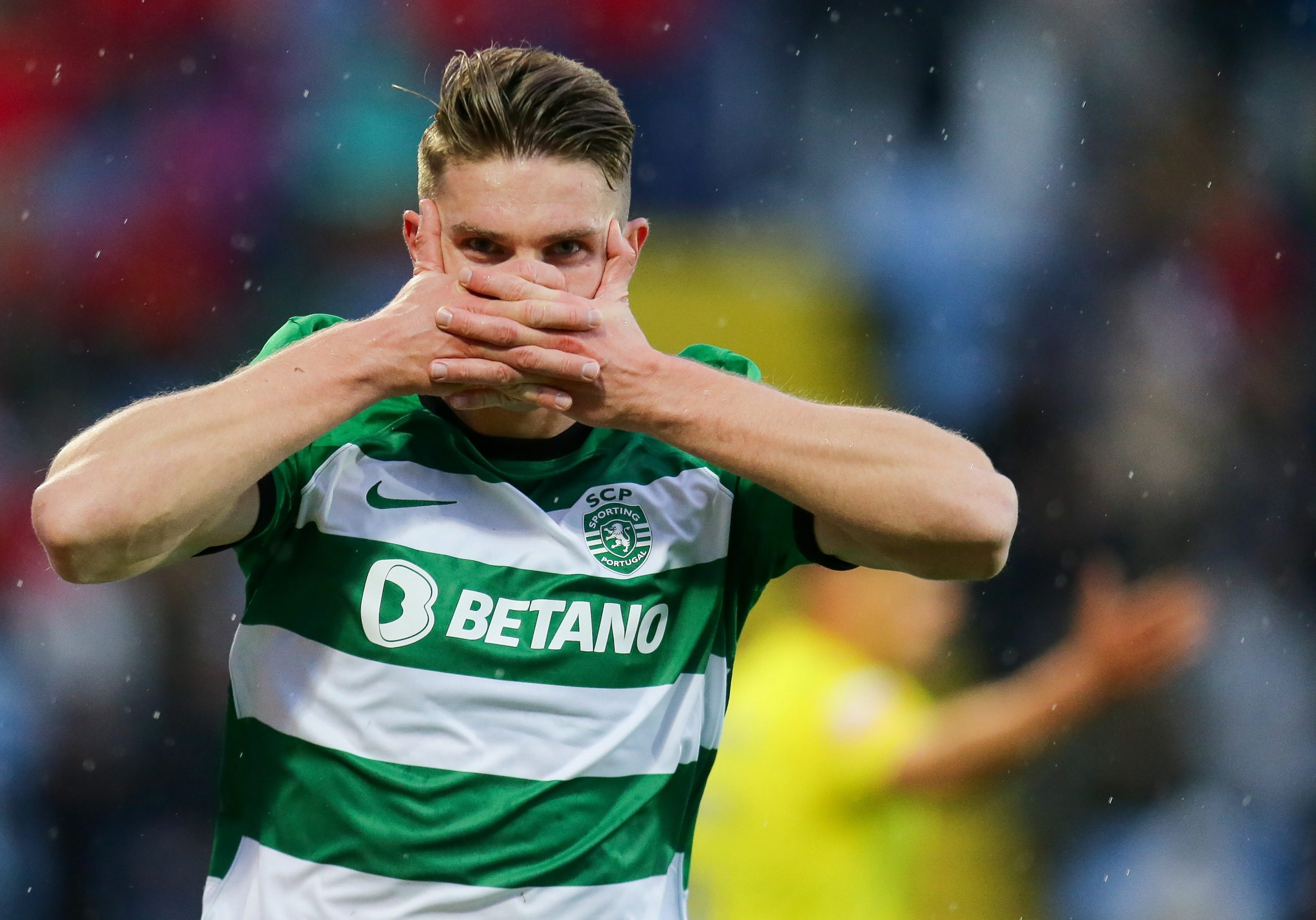 Sporting goleia Boavista e segura liderança isolada da I Liga