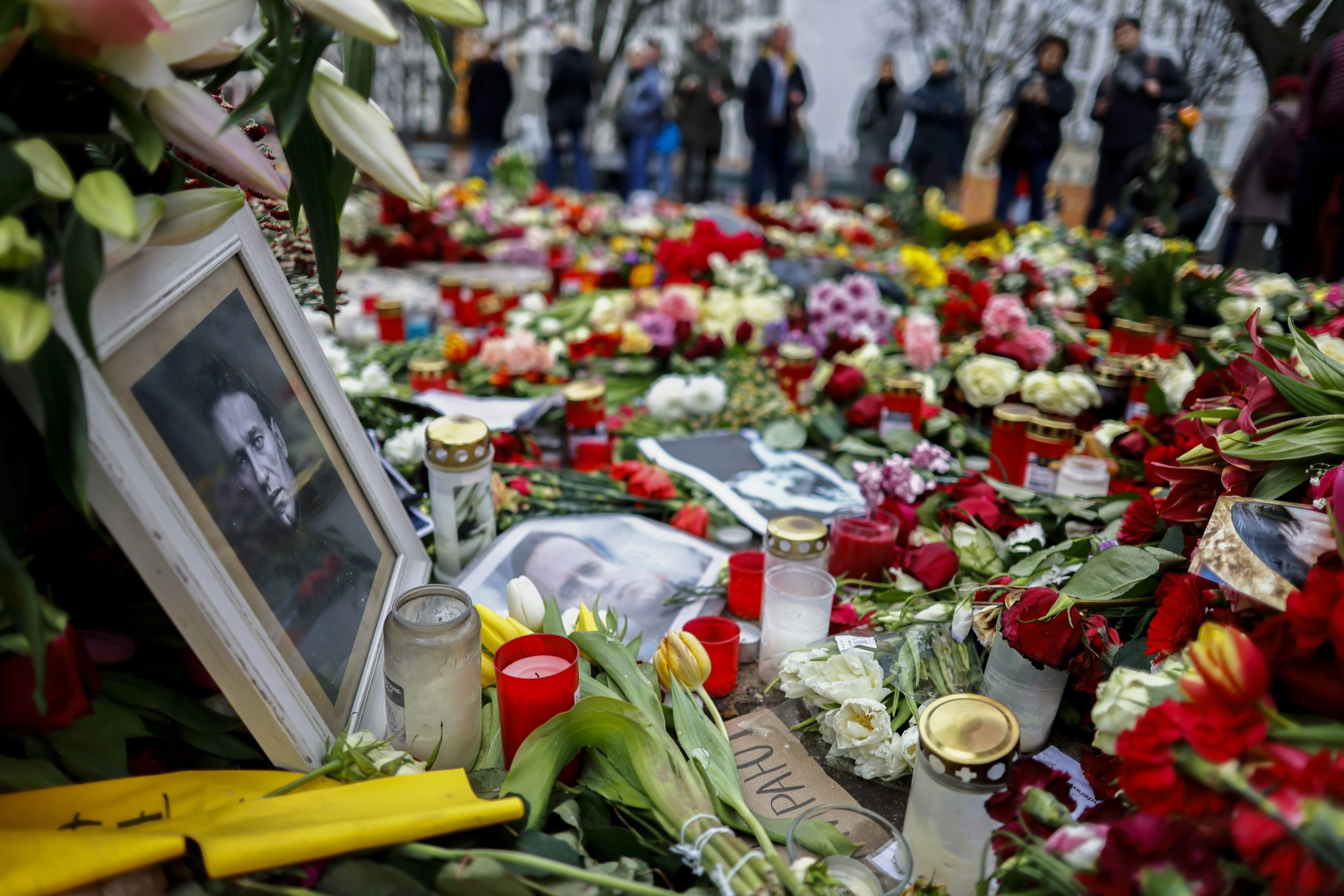 Equipa de Navalny diz que funerária se recusou a transportar corpo para igreja