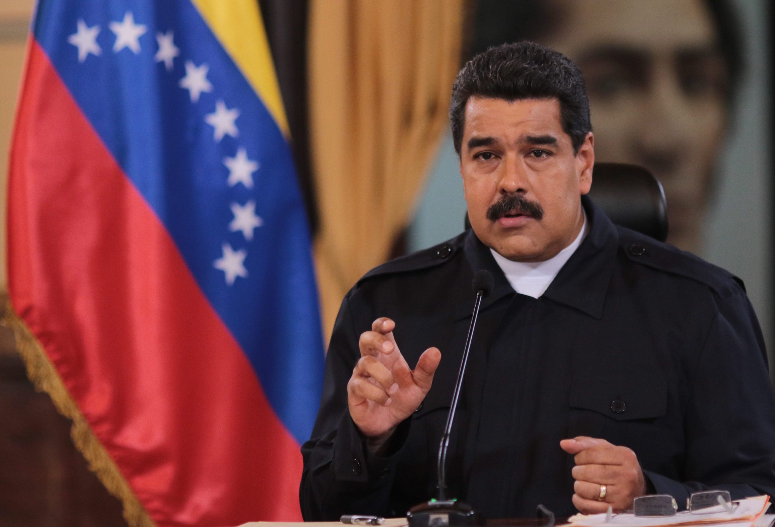 Venezuela fecha fronteira com o Brasil por 72 horas