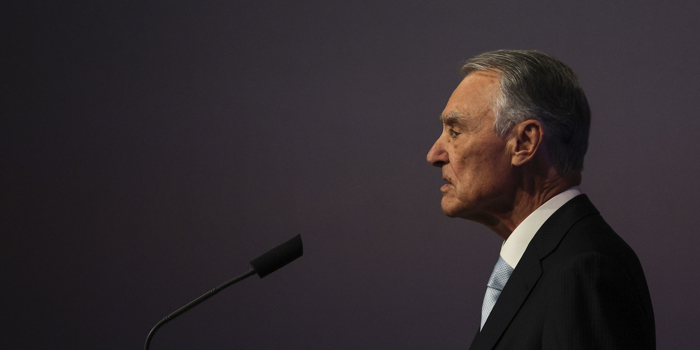 Cavaco Silva aparece de surpresa no Congresso do PSD. “Antecipei a situação a que o país ia chegar”