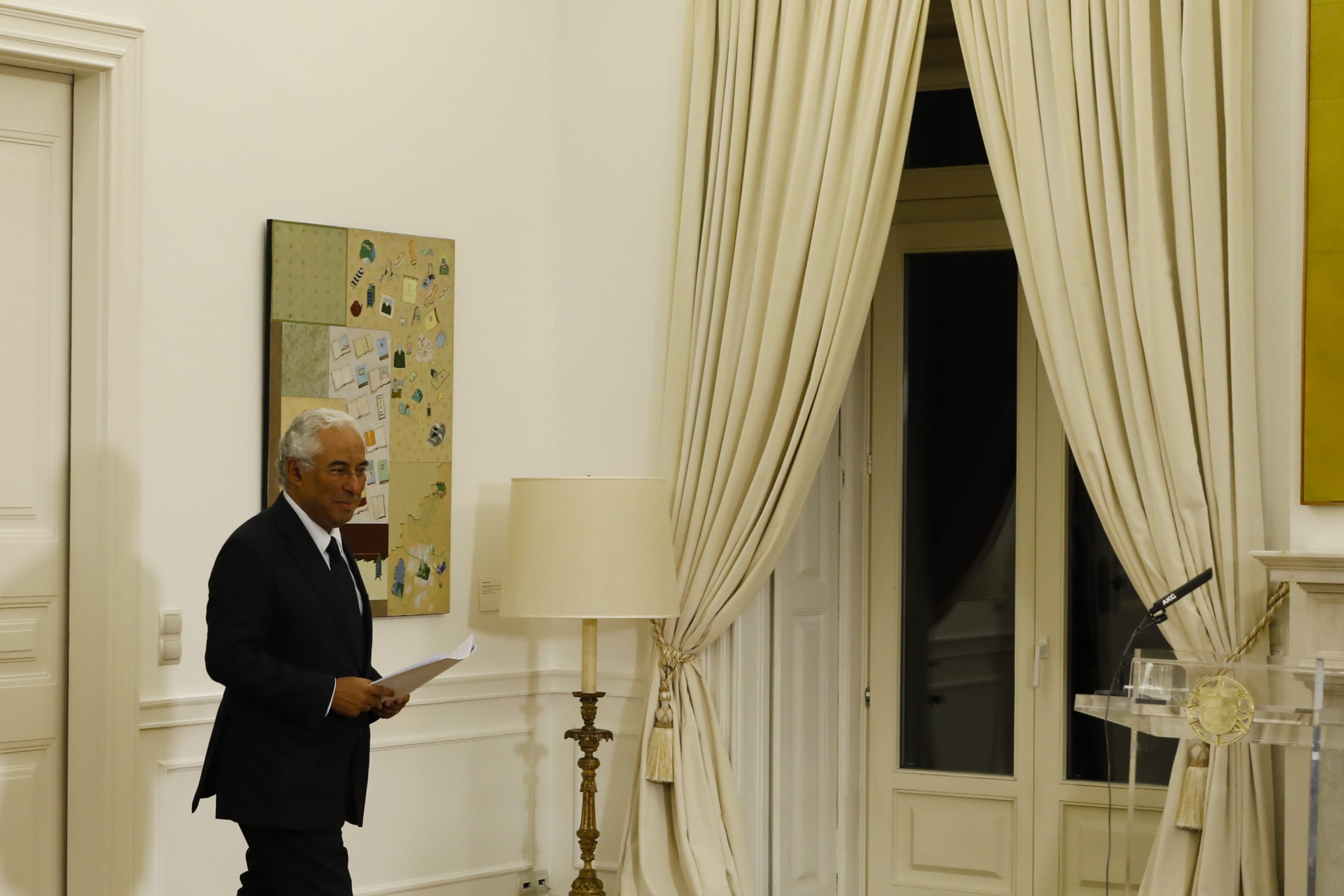 António Costa chama ministro e secretário de Estado da Cultura para reunião em São Bento