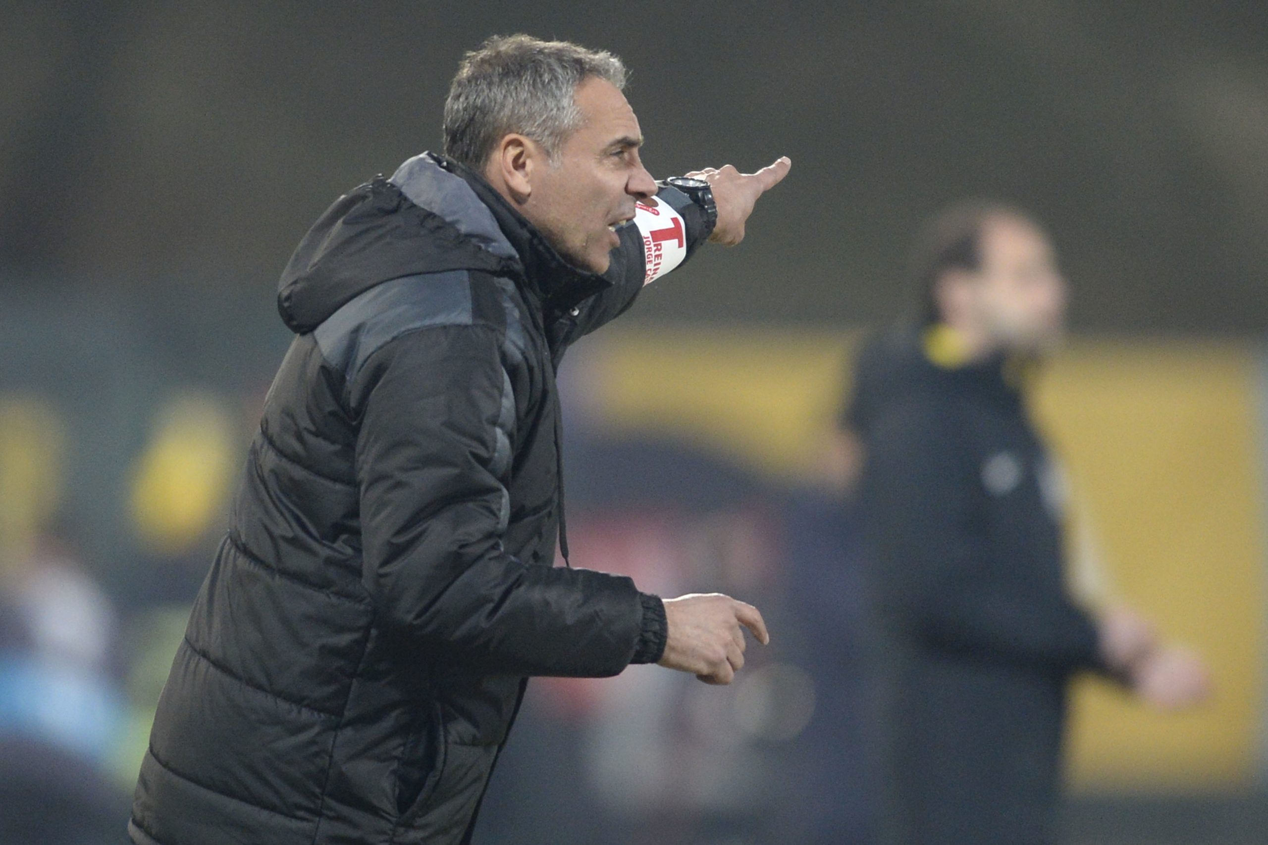 Jorge Casquilha acredita que pode vencer o Benfica numa “noite perfeita”
