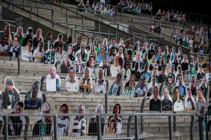 Adeptos do Mönchengladbach ‘enchem’ estádio com réplicas em cartão
