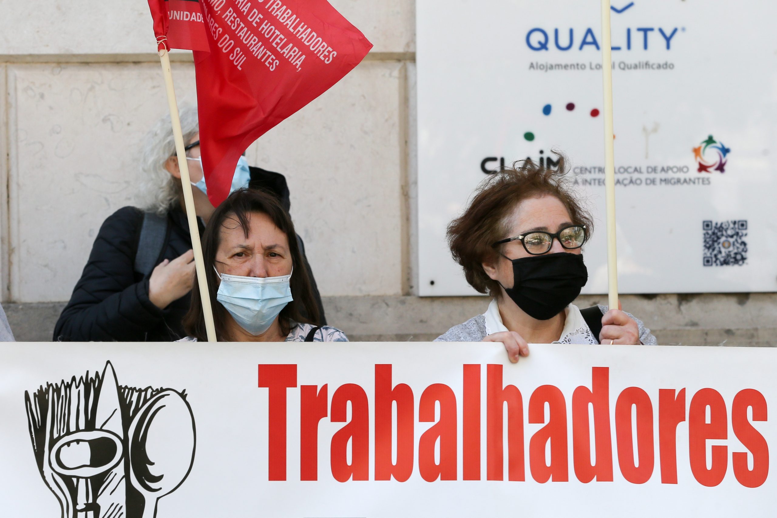 Trabalhadores de cantinas, refeitórios e bares concessionados em greve sexta-feira