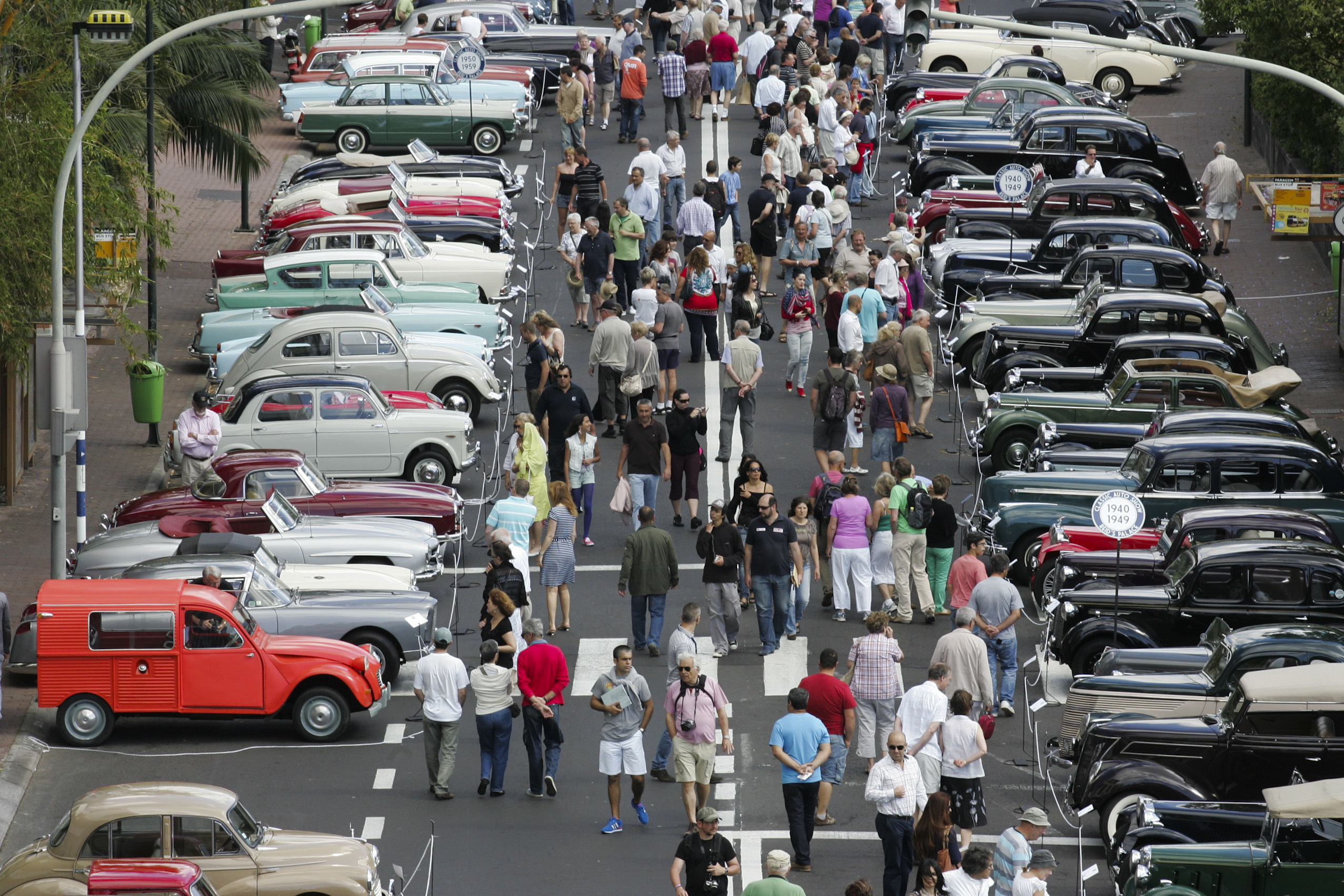 Oito dezenas de automóveis competem na rampa histórica do Caramulo