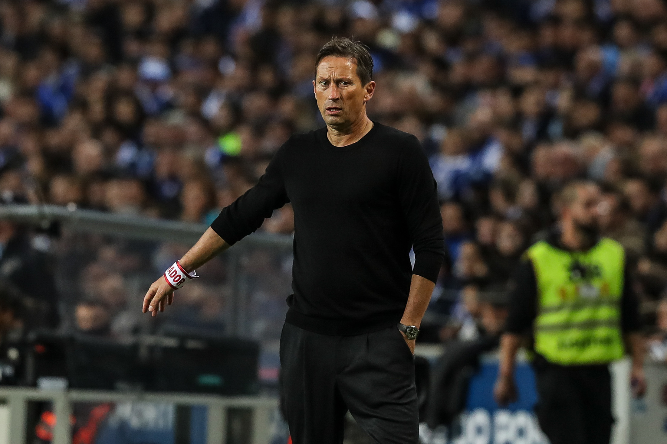 Roger Schmidt quer Benfica a manter nível elevado até paragem para o Mundial