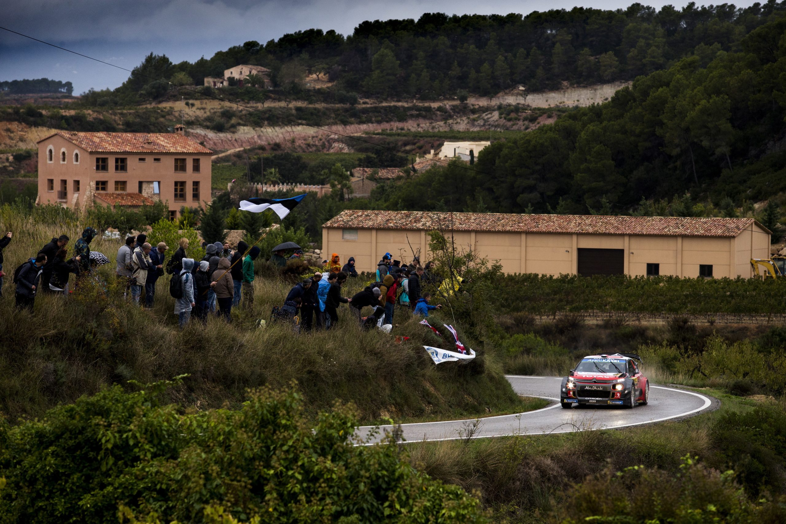 Loeb vence na Catalunha e Ogier sobe à liderança do Mundial de ralis