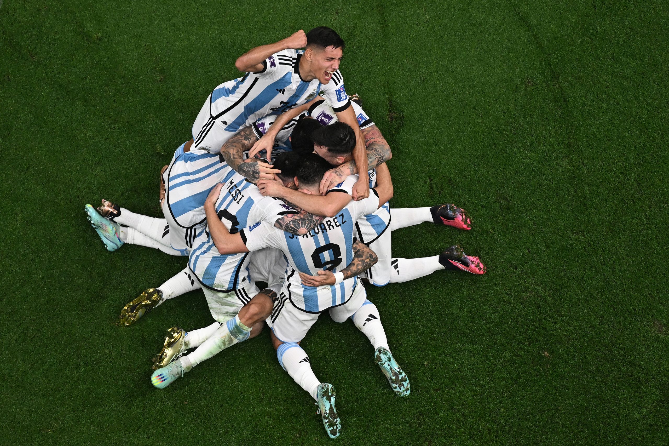 Ei-la, a terceira estrela. Argentina vence França em jogo épico e é a nova campeã do mundo