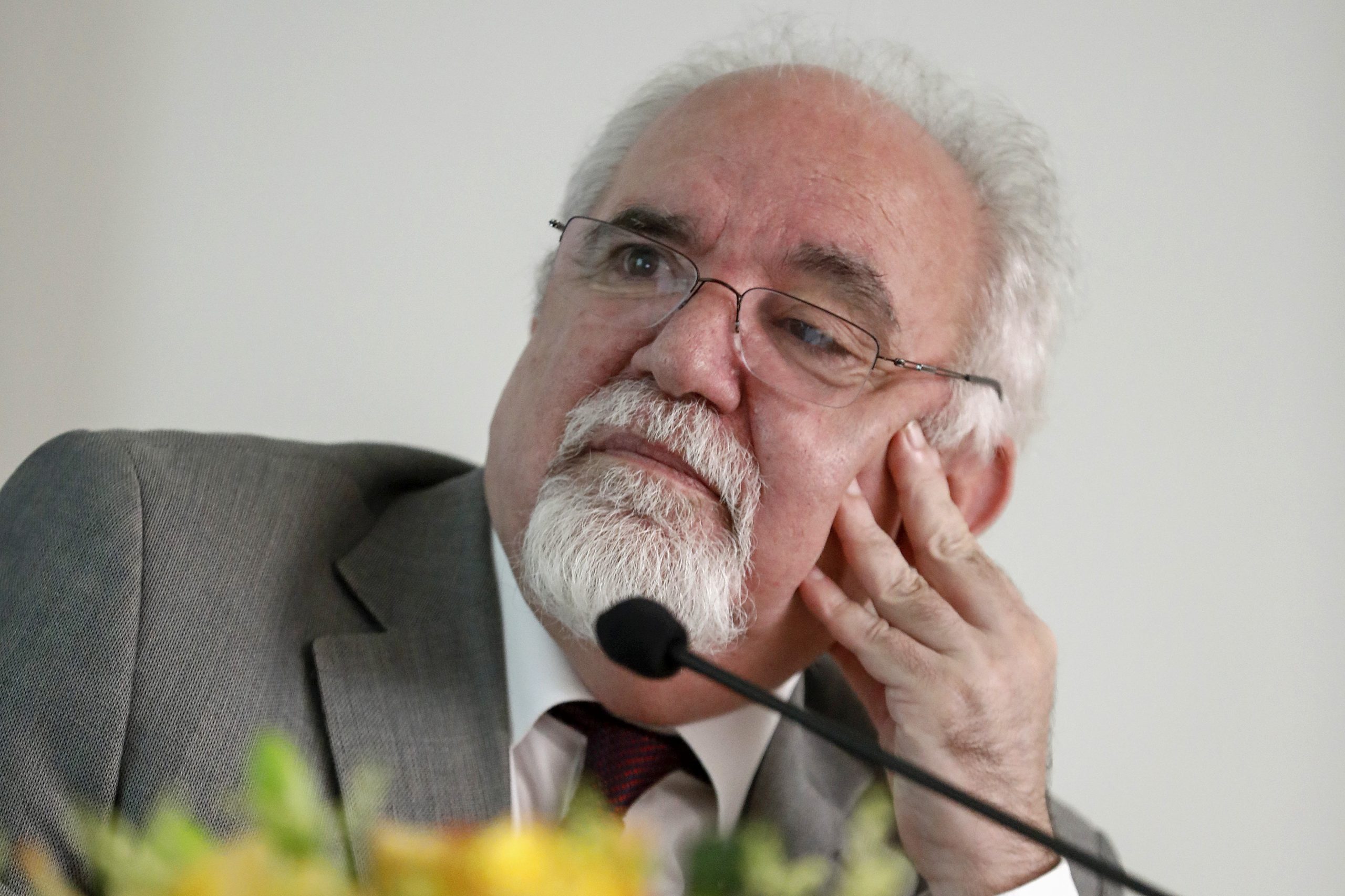 Combustíveis: Ministro do Trabalho convocou sindicato e patrões para reunião hoje