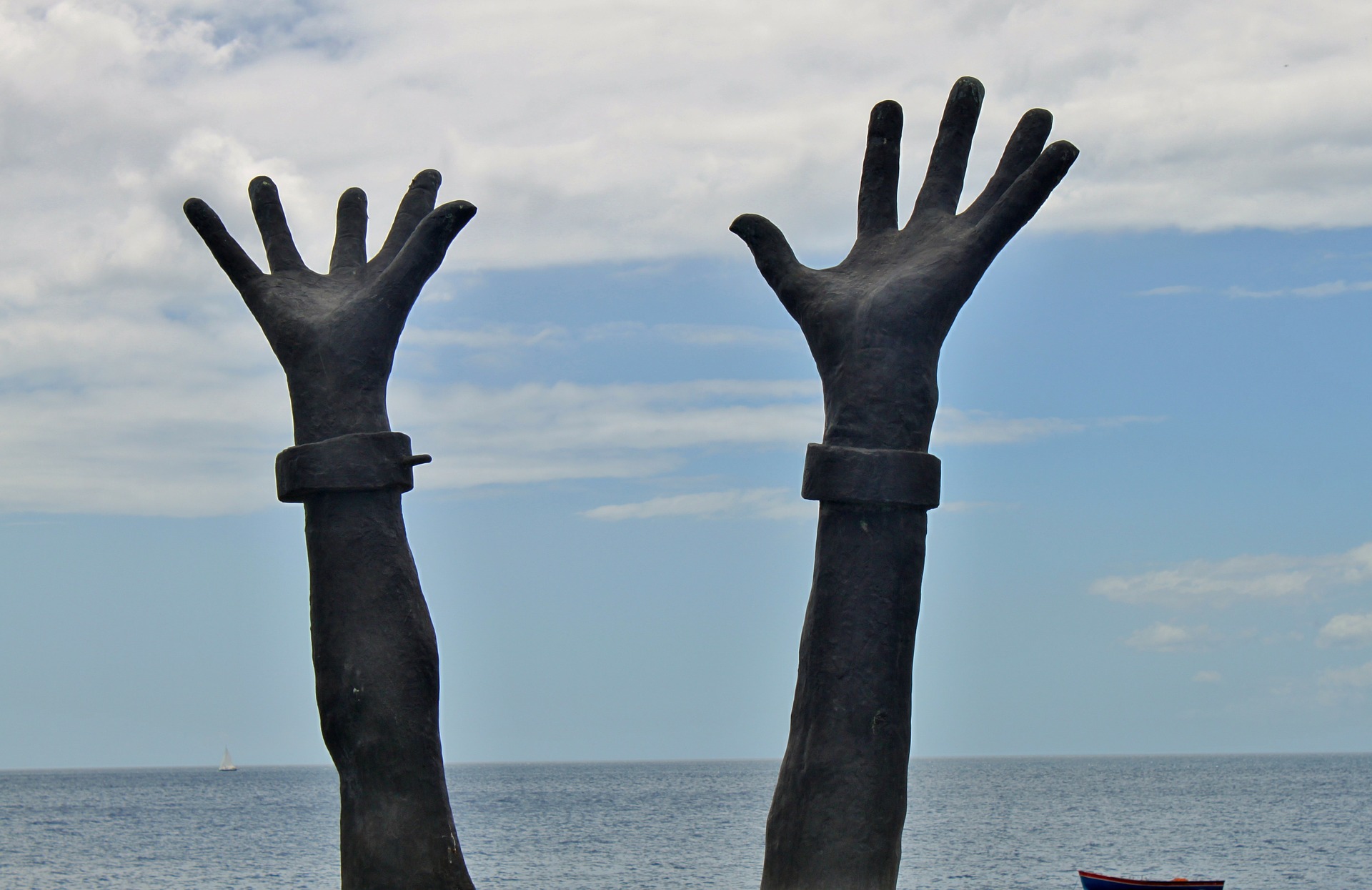 Há alguma relação entre a escravatura e o racismo atual? Existe um projeto que responde