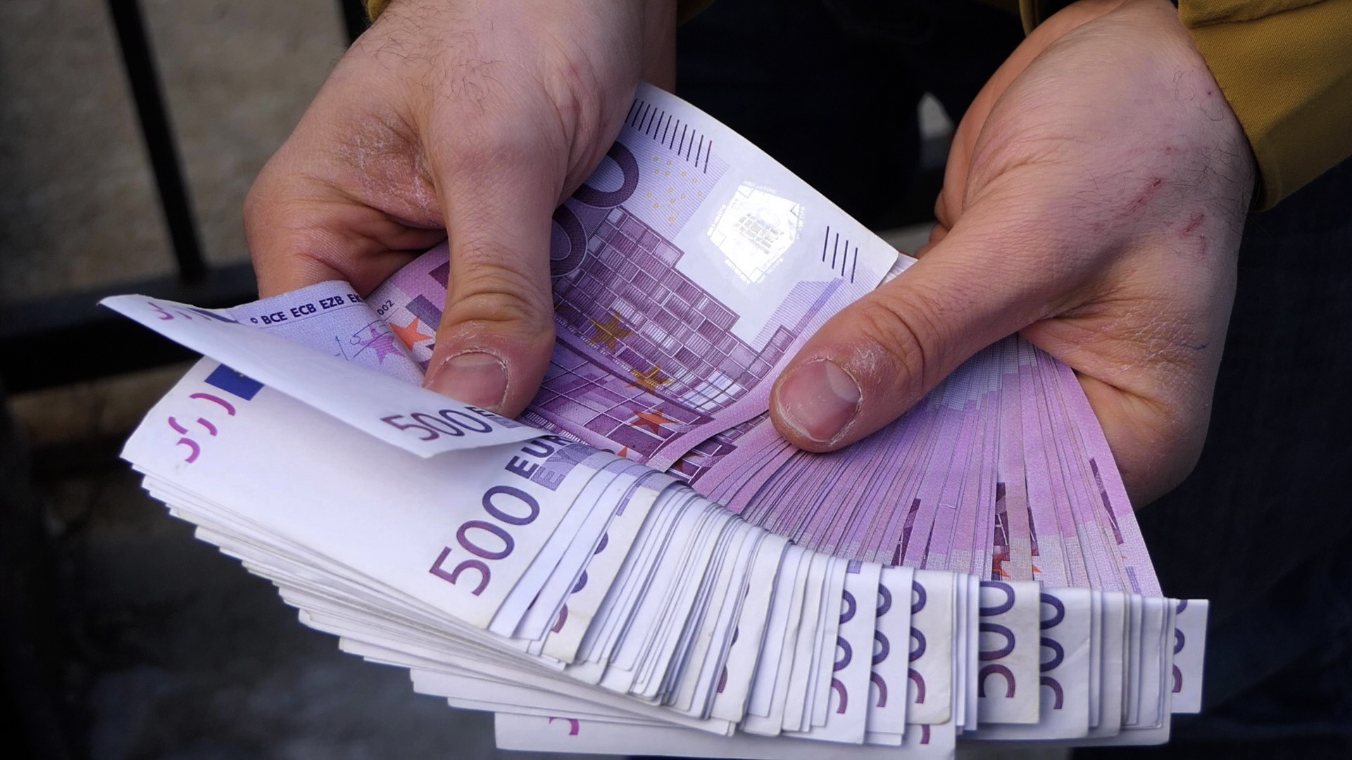 Saldo da dívida direta do Estado cai 3% para 278 mil milhões