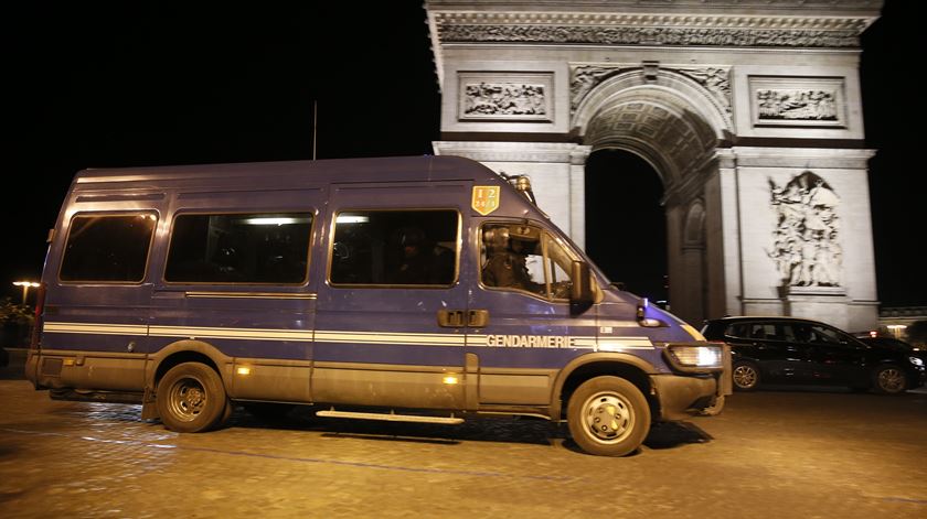 Parlamento português condena ataque terrorista em Paris