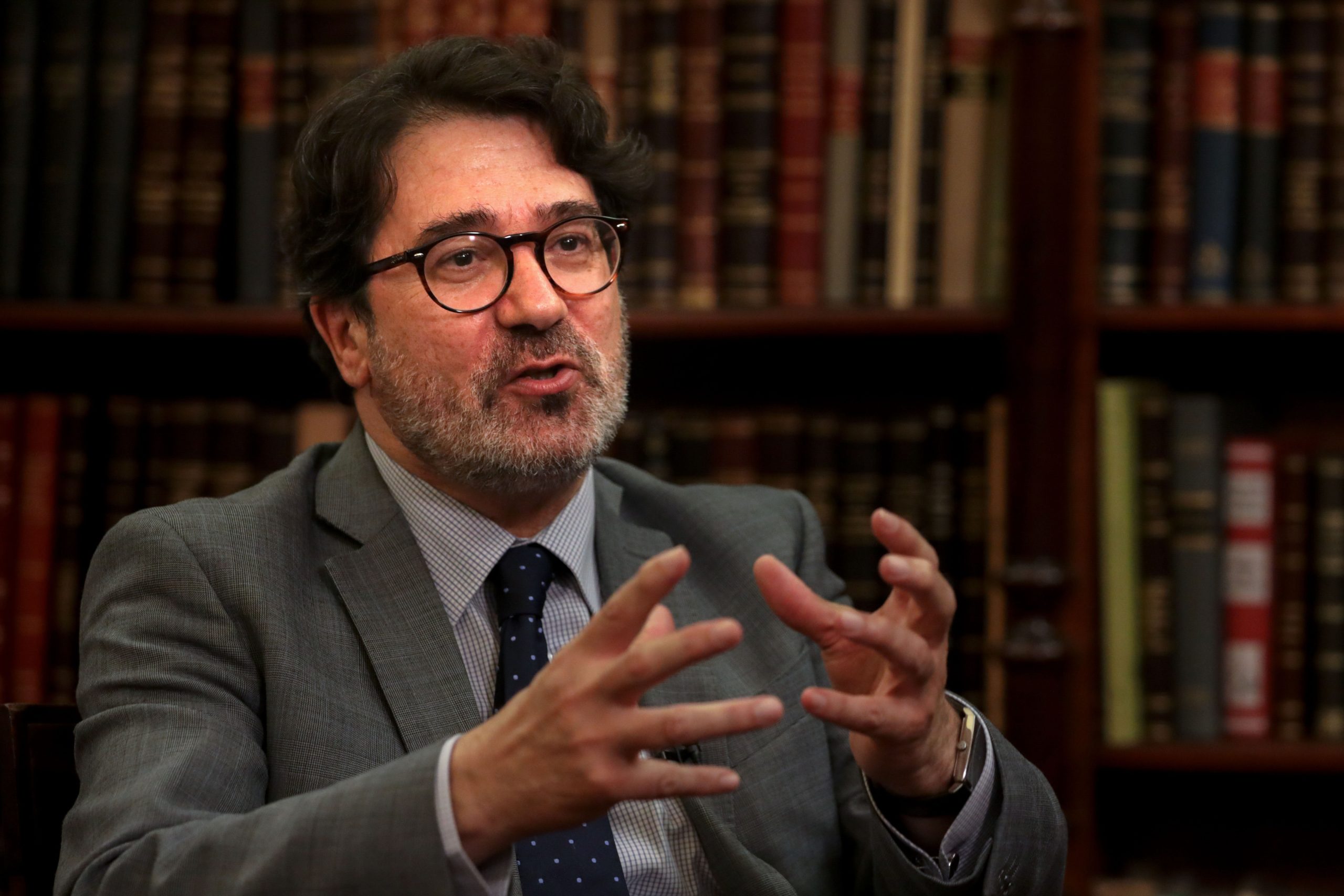 Bastonário defende que advogados falem publicamente dos seus processos