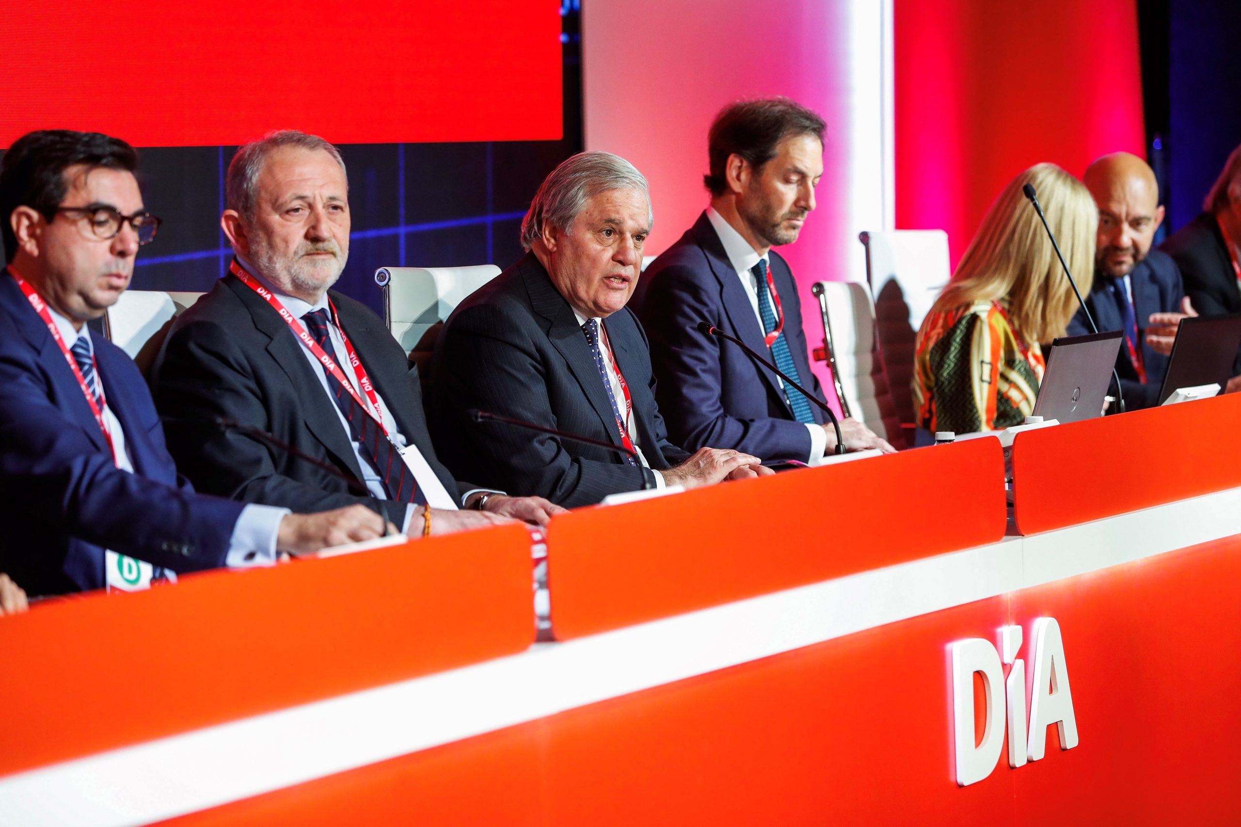 Grupo espanhol dono do Minipreço diminui prejuízo para metade até setembro