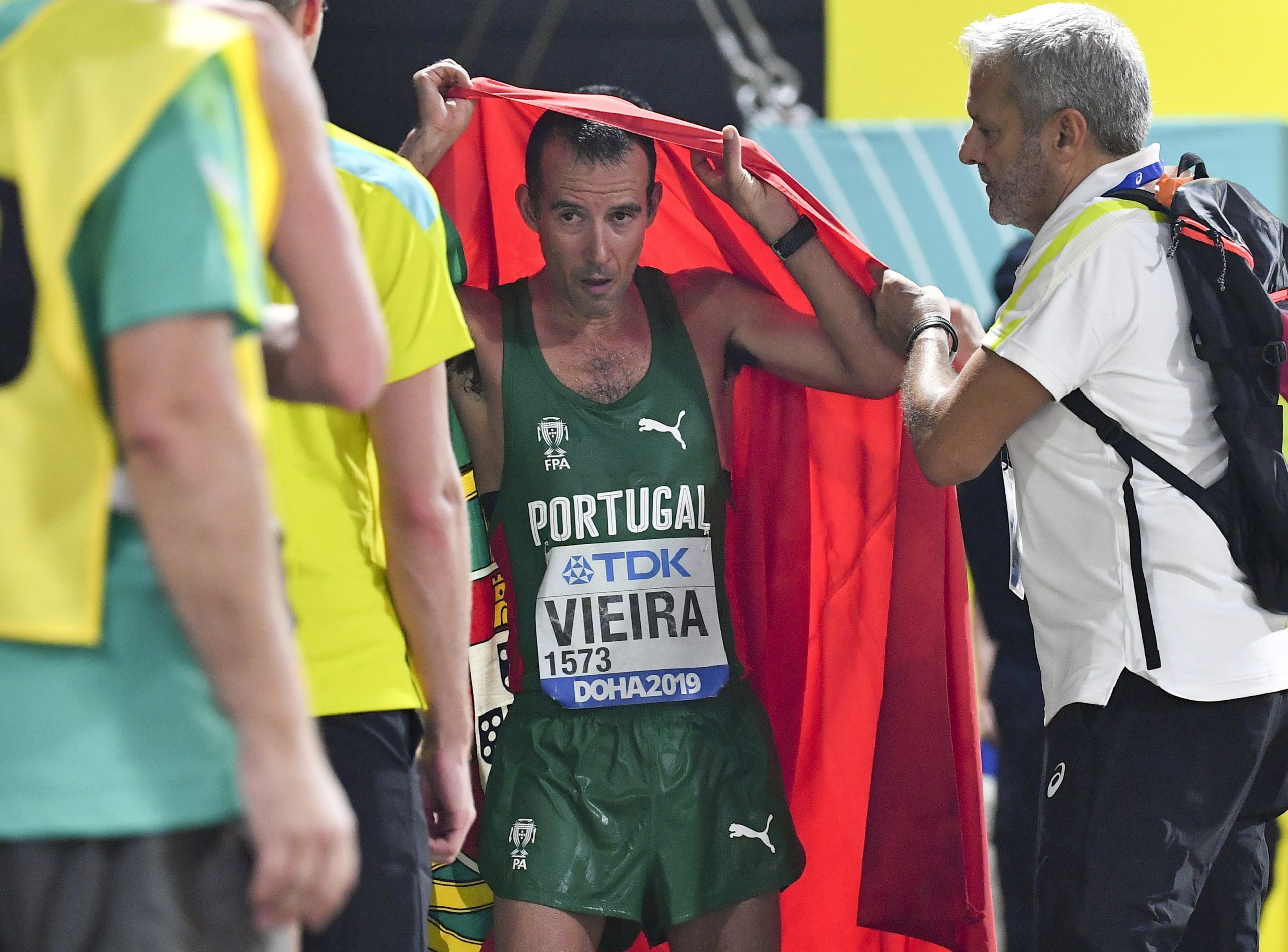 A preparação em câmara térmica foi fundamental para o marchador João Vieira conquistar a prata no Mundial de Atletismo. E ele não está sozinho