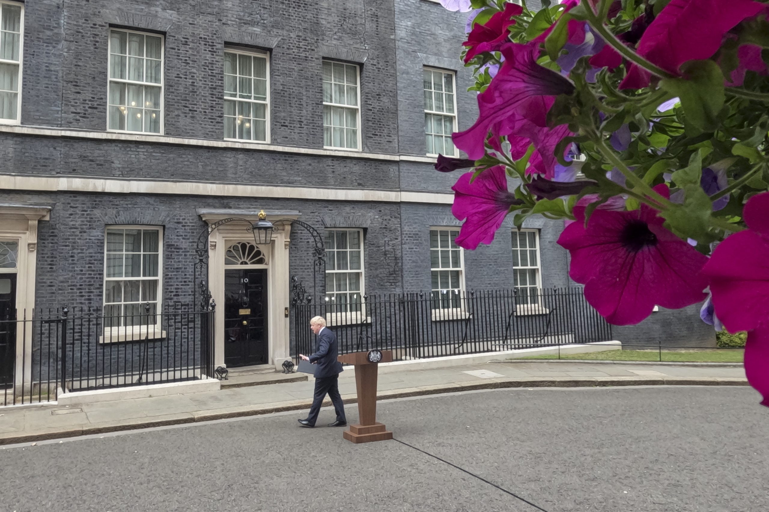 Boris Johnson: “Vou voltar ao meu arado e apoiar com fervor este governo”