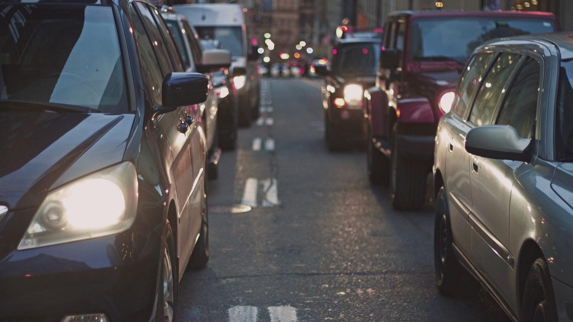 Super radares inteligentes não facilitam a vida aos condutores. Da velocidade às ultrapassagens pela direita, registam tudo