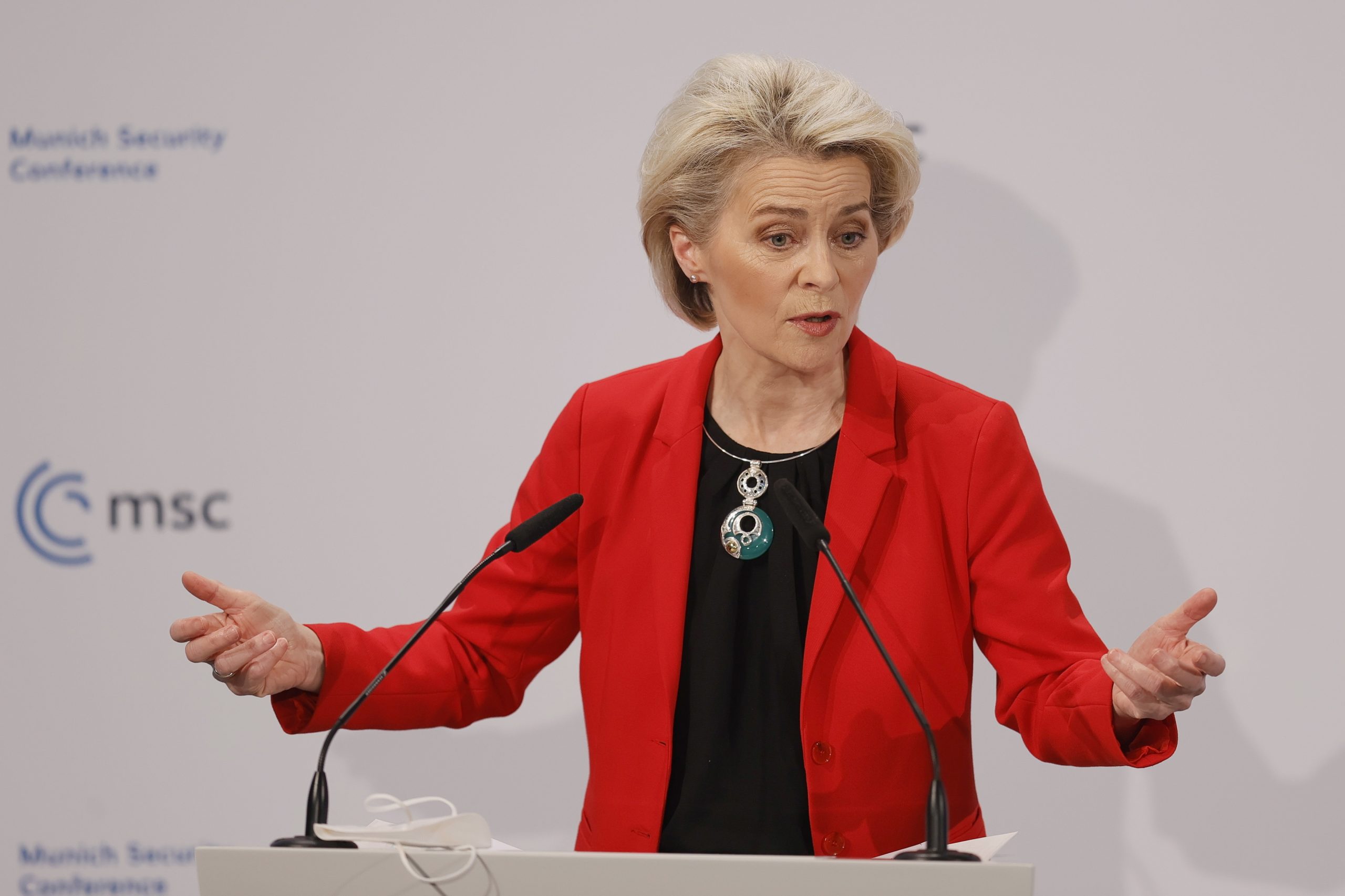 Ucrânia: Von der Leyen avisa que agressão custará “um futuro próspero” à Rússia