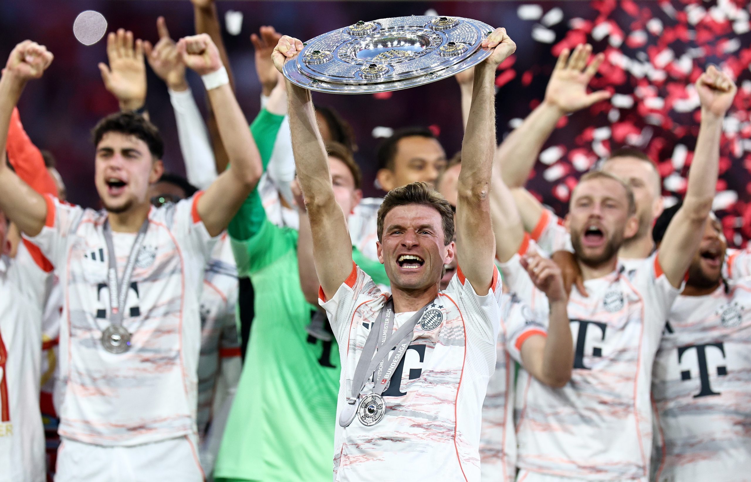Alemanha: campeão Bayern vence no adeus emotivo de Thomas Müller