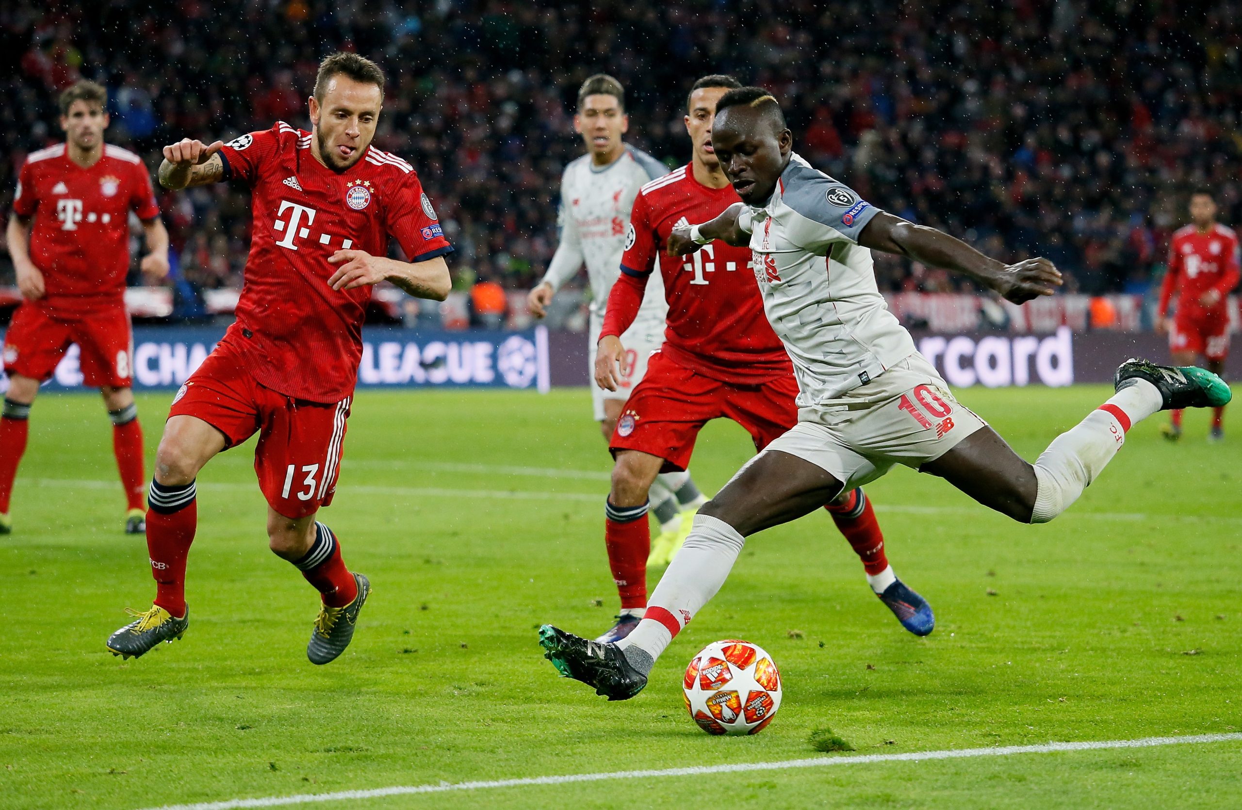 Liga dos Campeões: Sadio Mané ‘bisa’ em Munique e Liverpool segue para os quartos de final