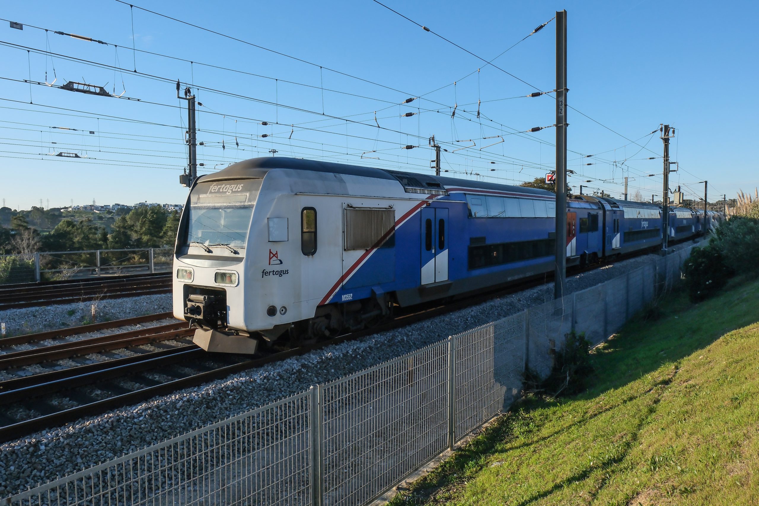 Já há comboios entre Lisboa e a Margem Sul. Fertagus retomou circulação às 05:00