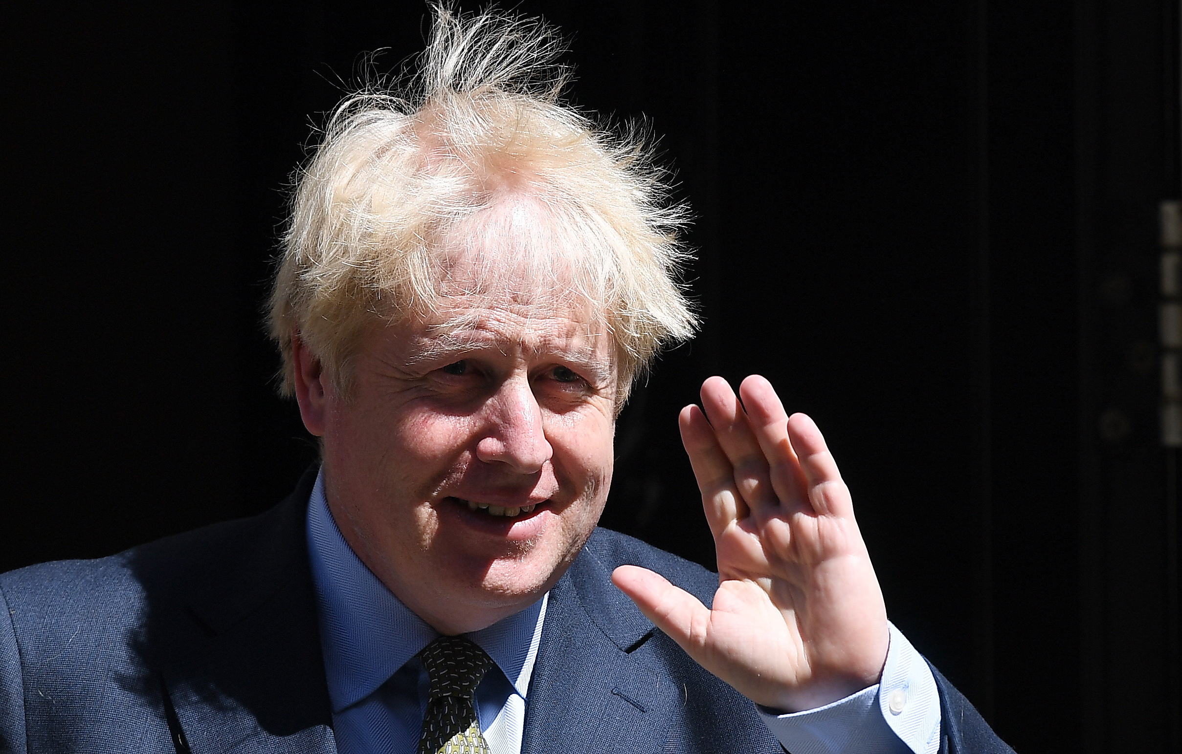 Boris Johnson acusa UE de querer criar fronteira entre Irlanda do Norte e resto do Reino Unido