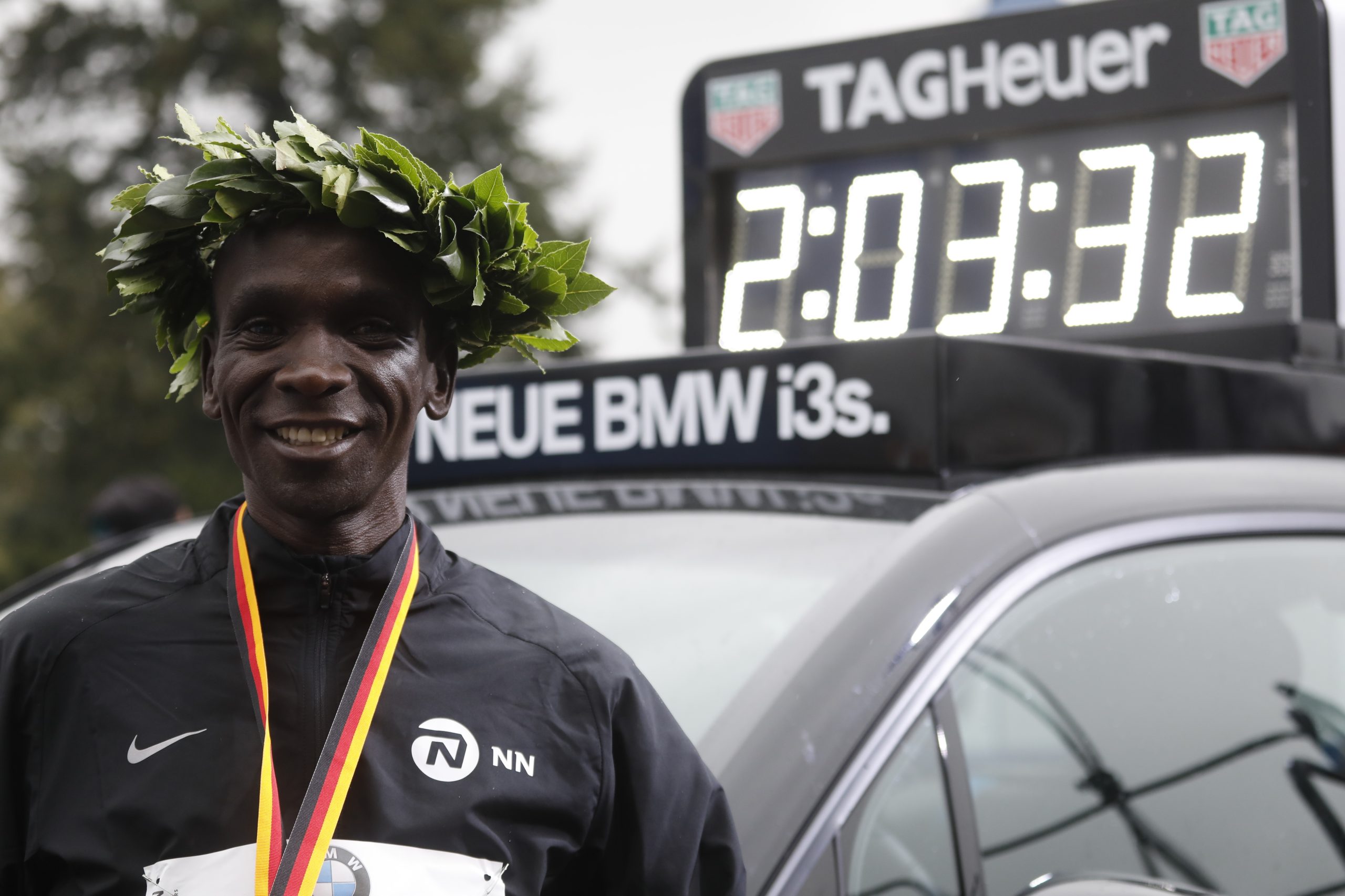 Eliud Kipchoge vence maratona de Berlim