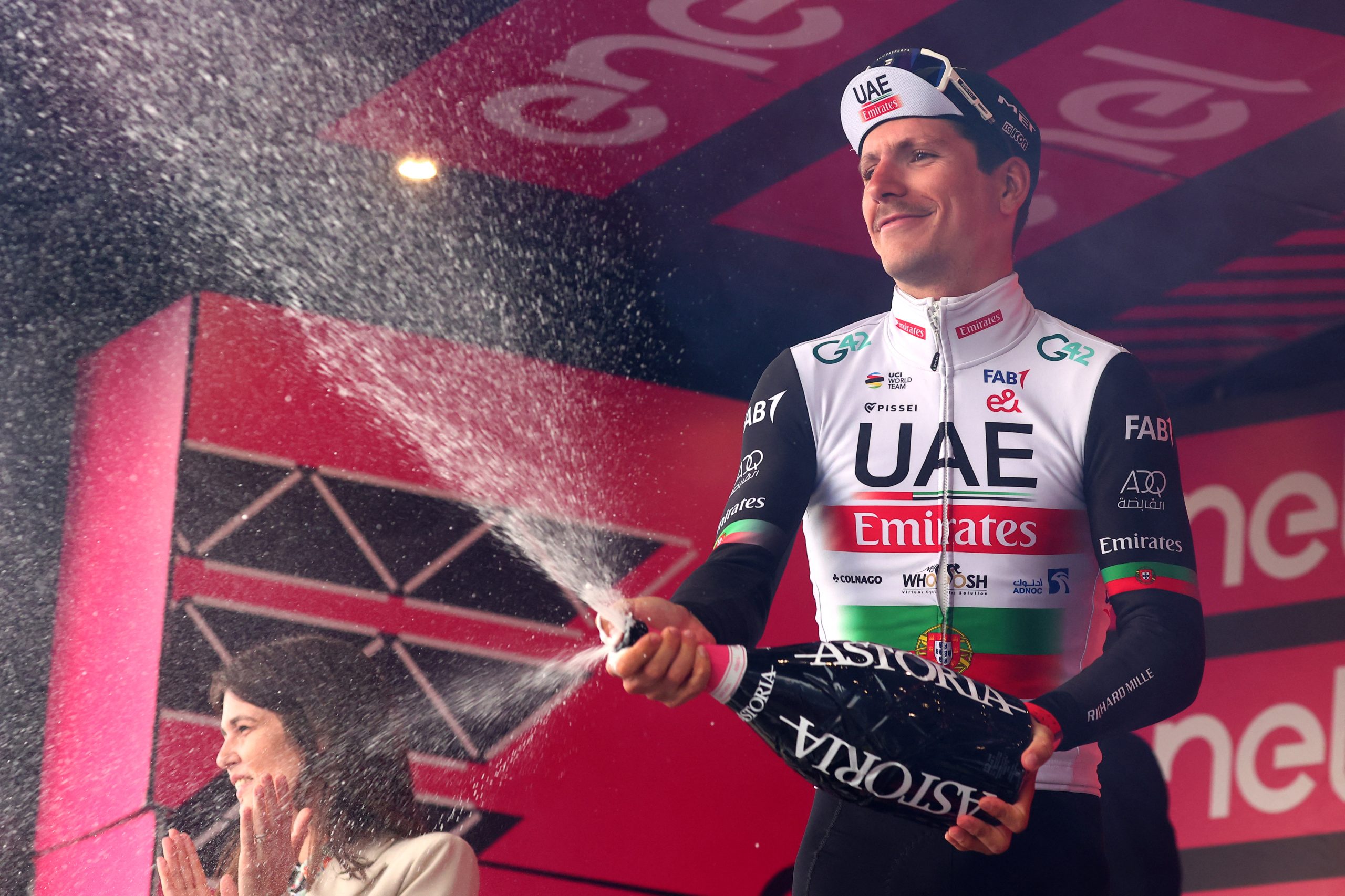 João Almeida sobre vitória na 16.ª etapa do Giro de Itália: “Estou muito feliz. É um sonho tornado realidade”