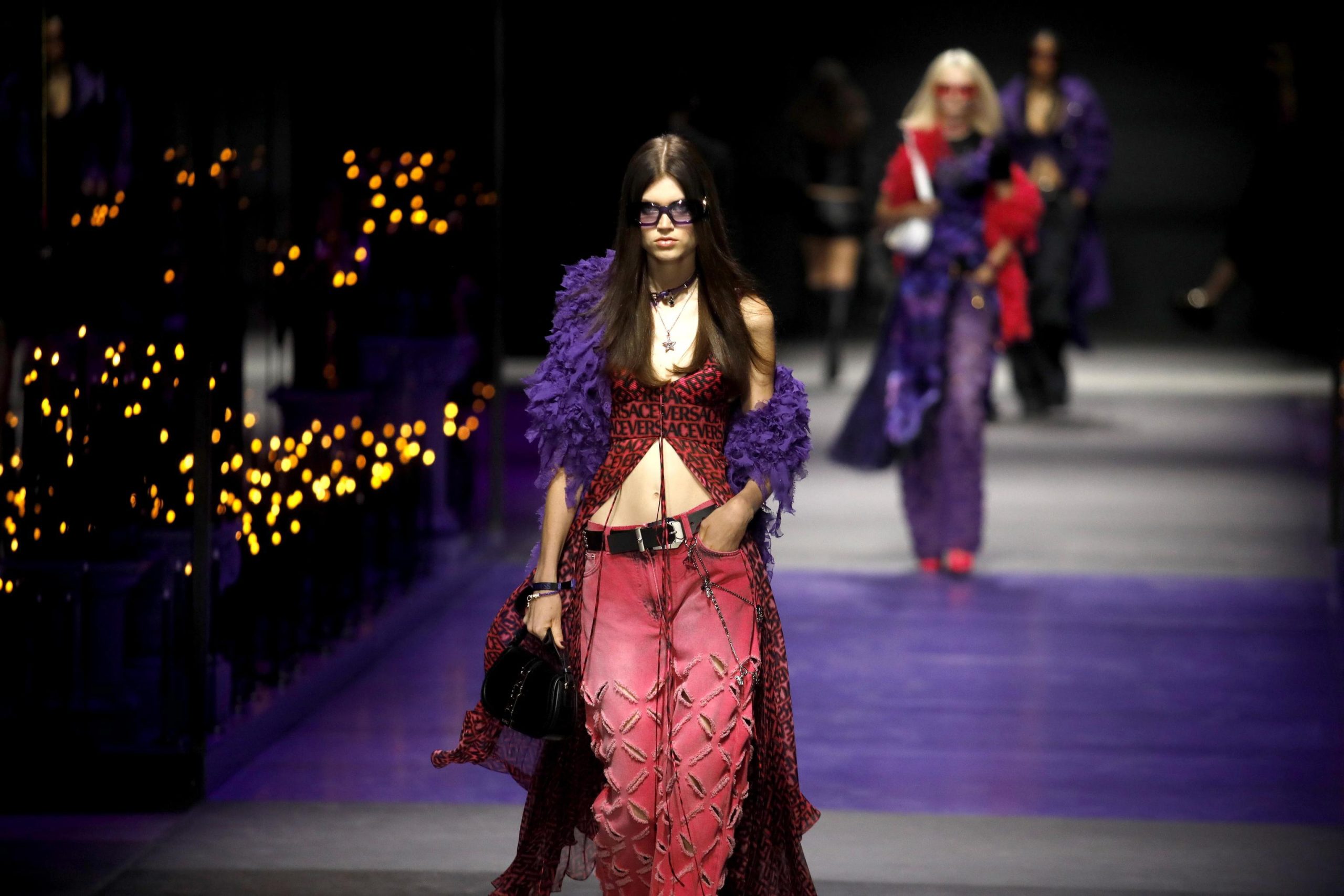 Prada está interessada em comprar a Versace