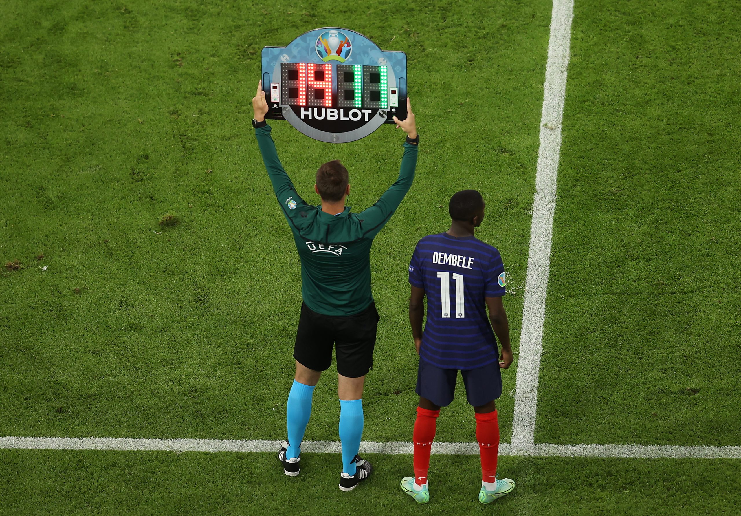 Euro2020. Francês Ousmane Dembélé falha o resto do torneio devido a lesão