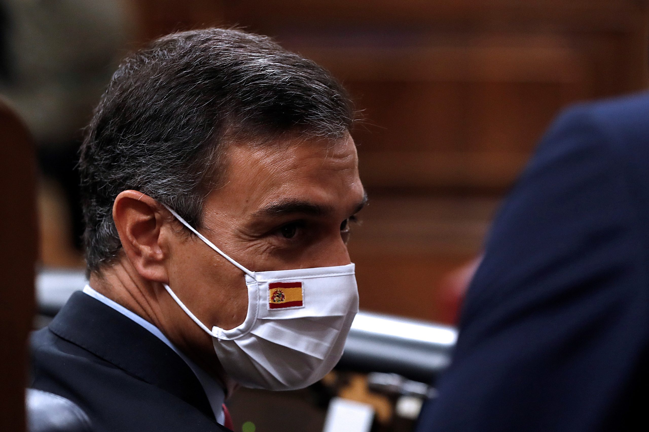 Governo espanhol aprova novo estado de emergência, que se pode prolongar até 9 de maio