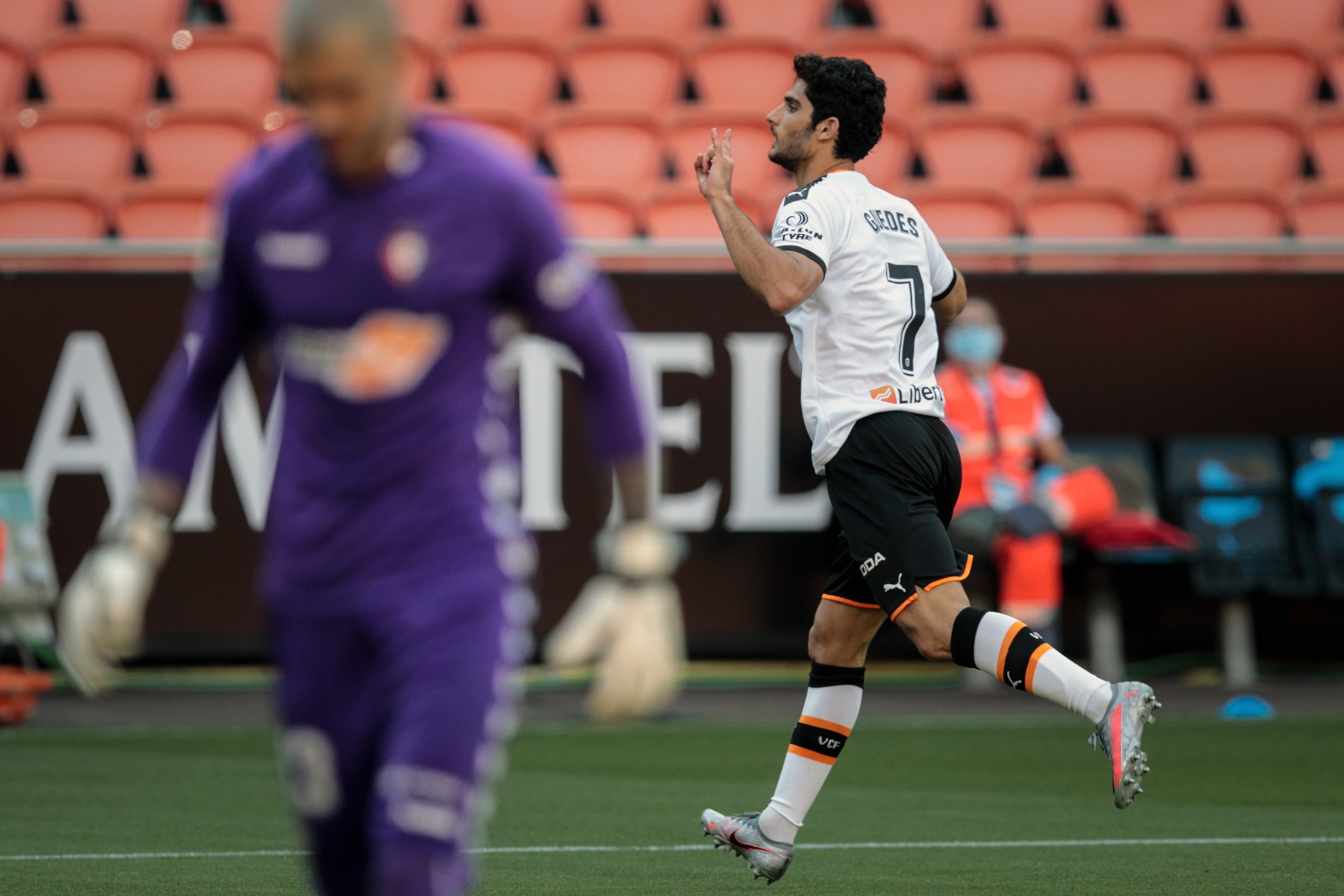 Gonçalo Guedes em destaque com golo e assistência na vitória do Valência