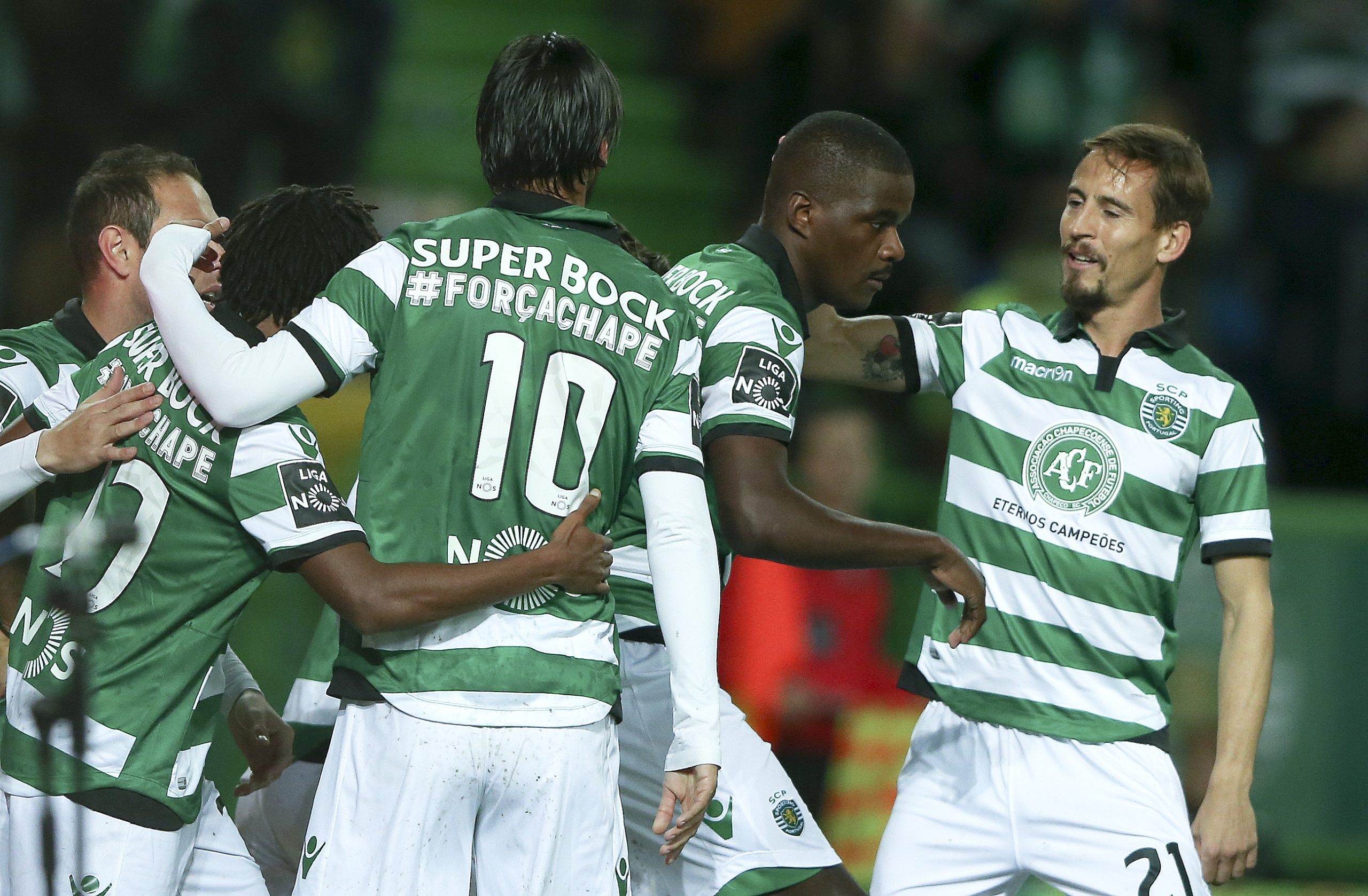 Sporting vence e fica a dois pontos do Benfica