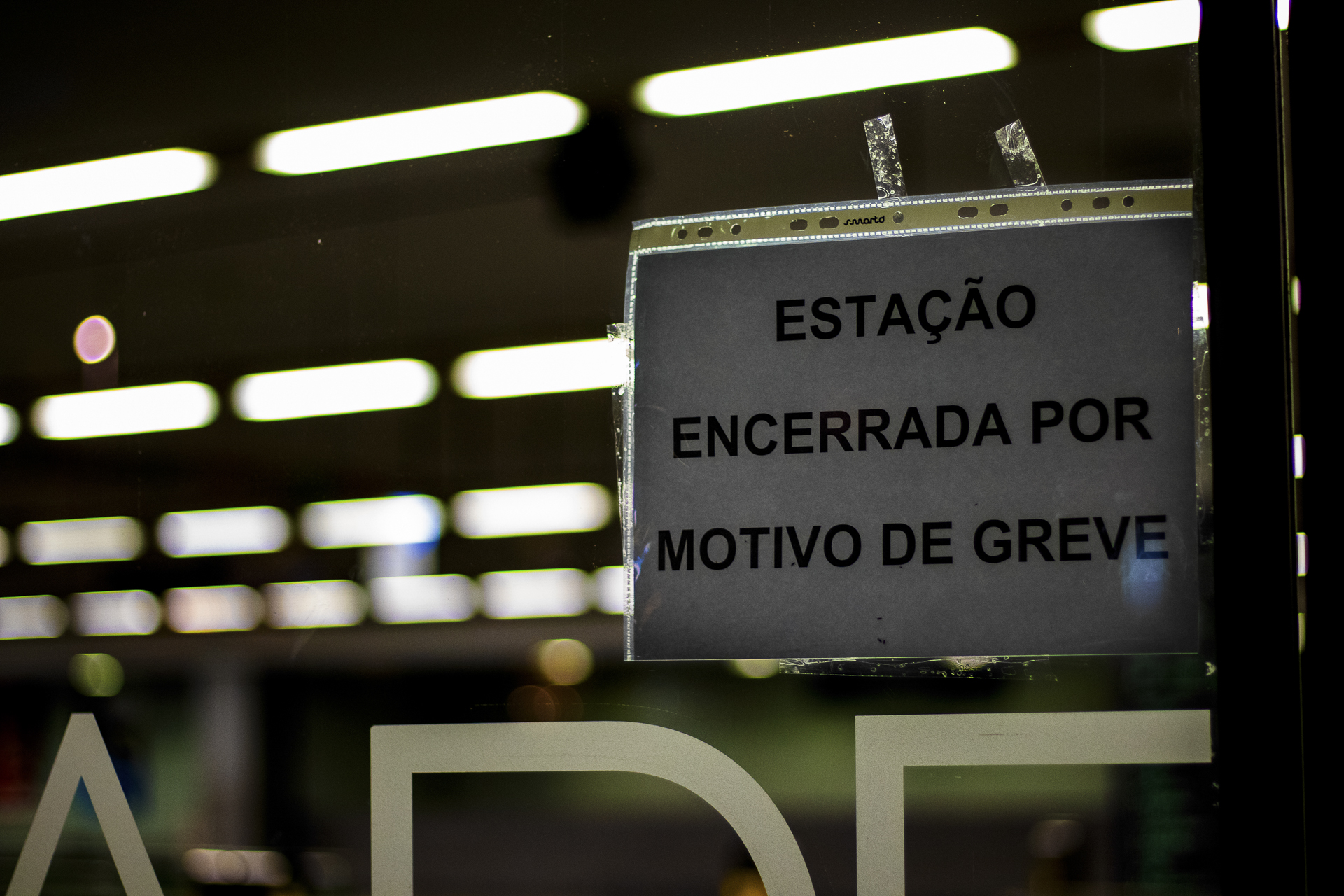 Ontem, pela primeira vez, o Porto viveu sem metro. Os autocarros encheram-se — mas não é a mesma coisa